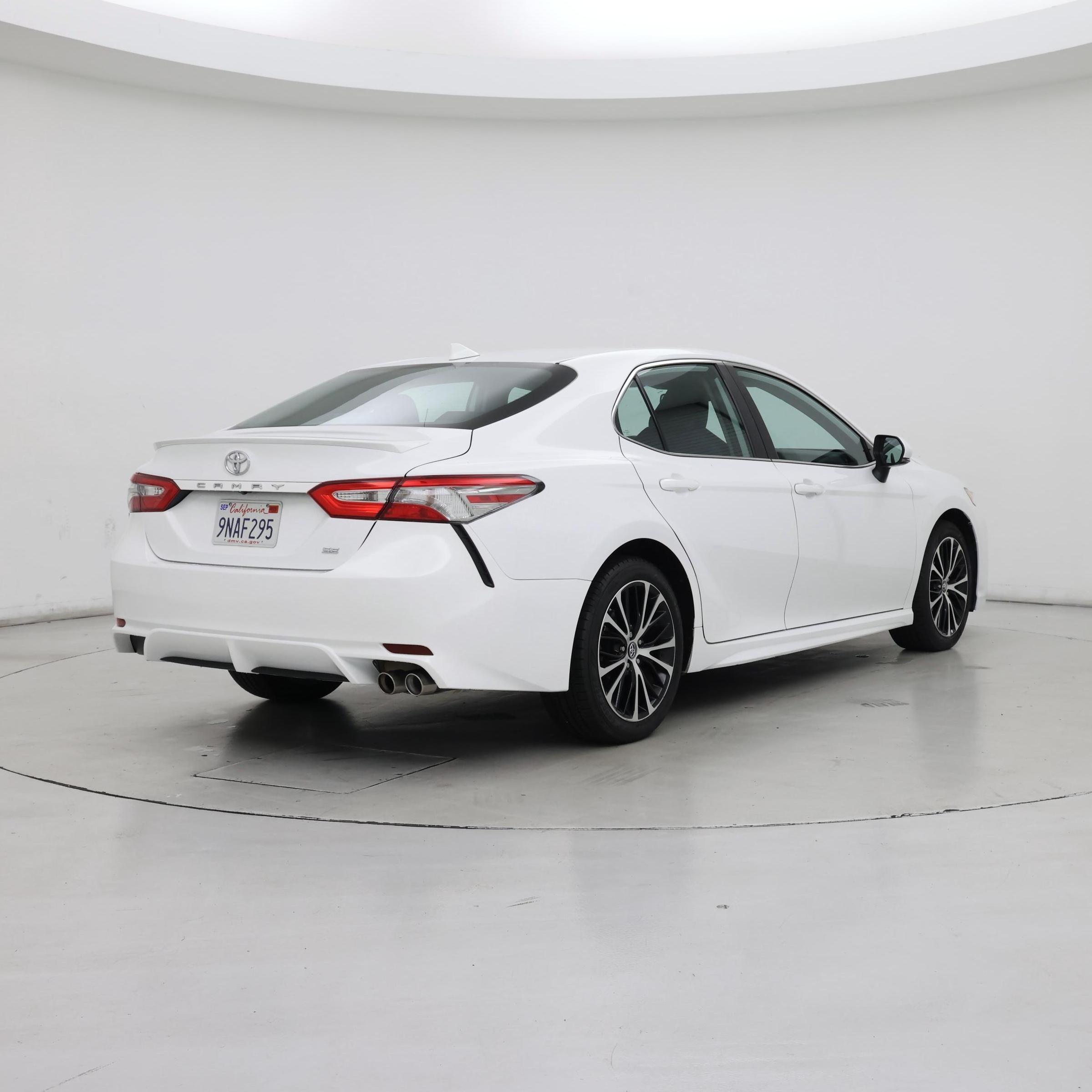 Thumbnail: 2019 Toyota Camry - 8