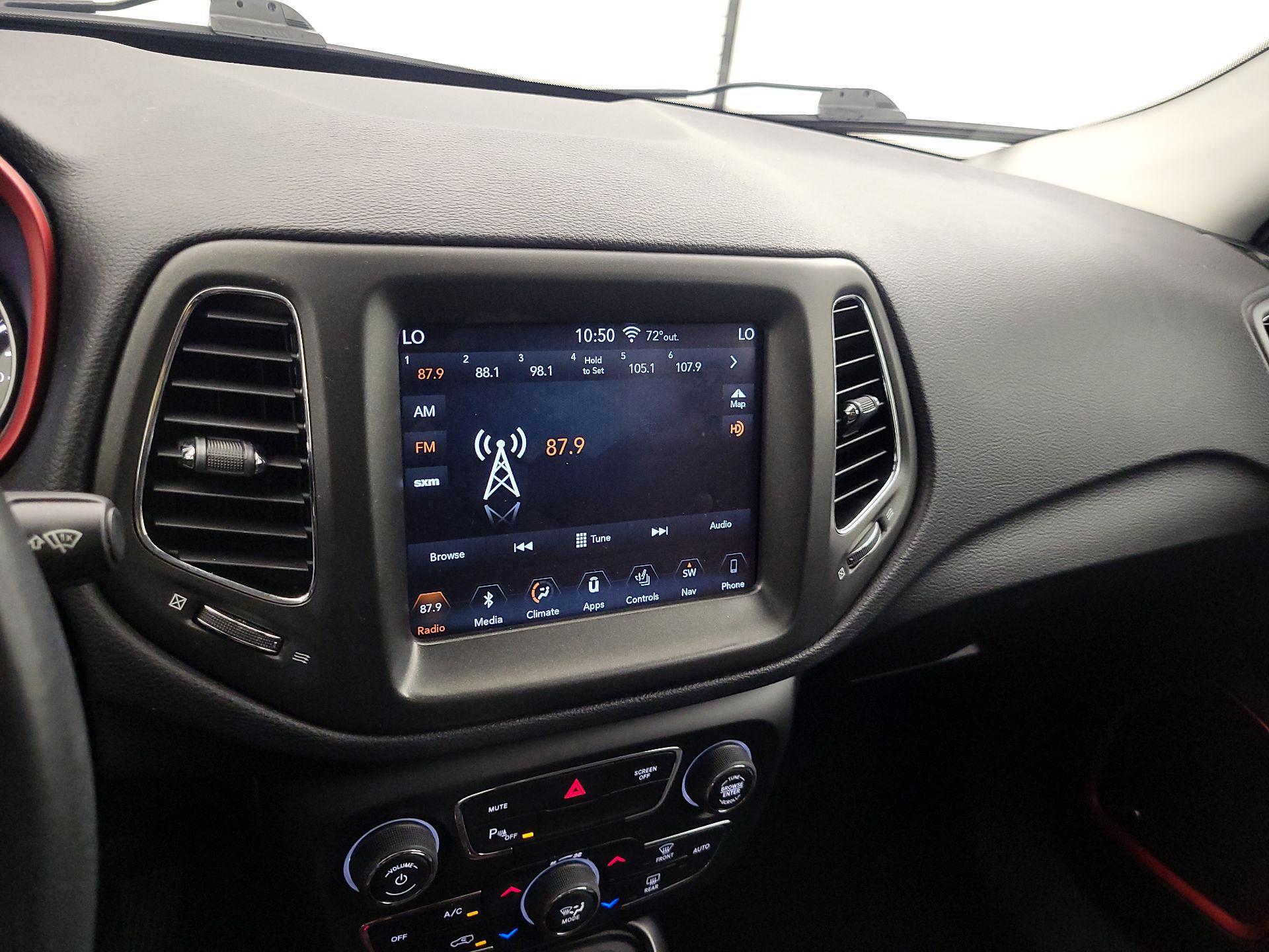 Thumbnail: 2020 Jeep Compass - 16