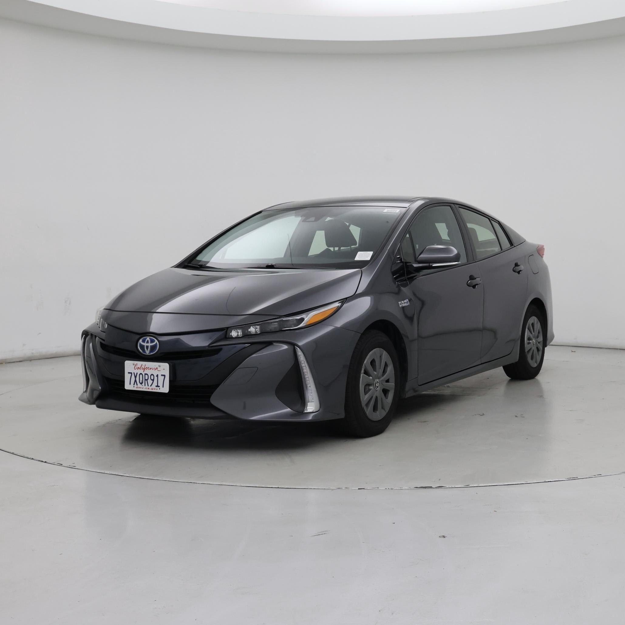Thumbnail: 2017 Toyota Prius Prime - 4