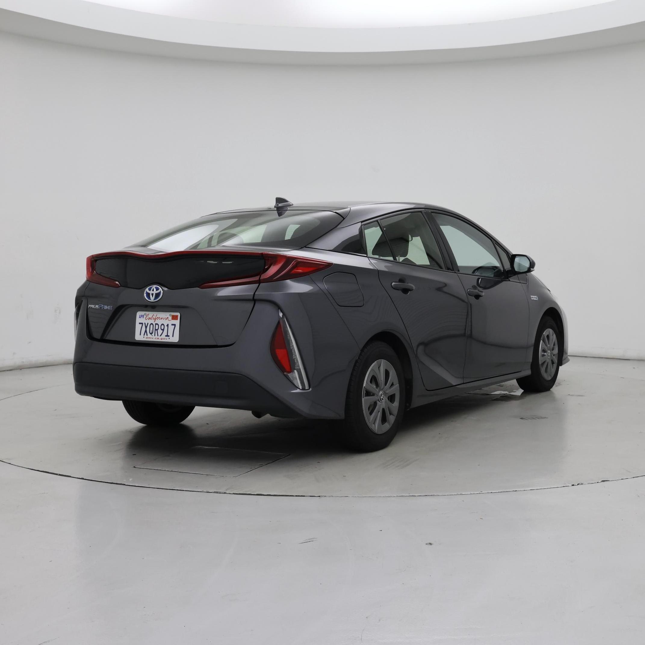 Thumbnail: 2017 Toyota Prius Prime - 8