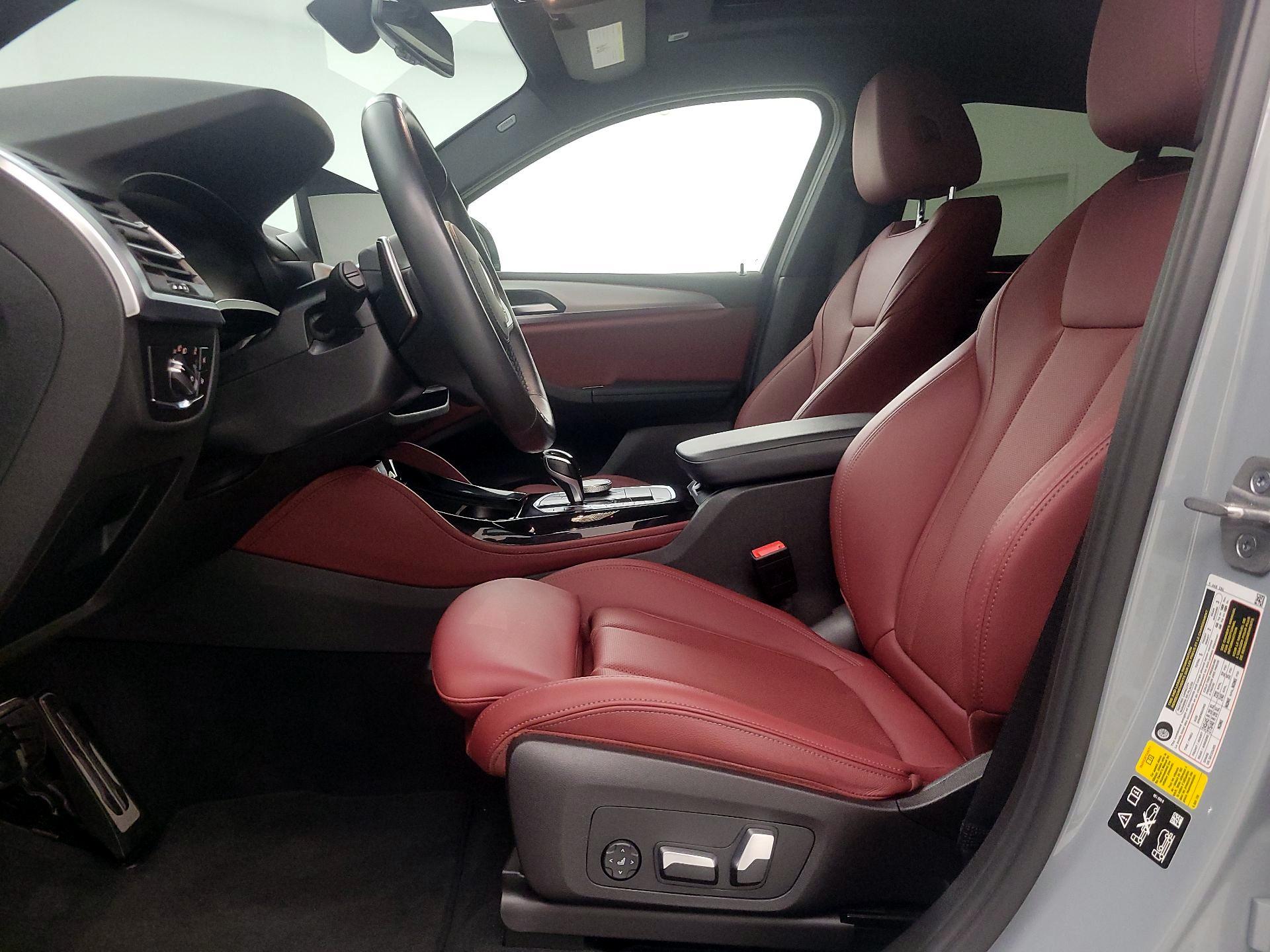 Thumbnail: 2023 BMW X4 - 11