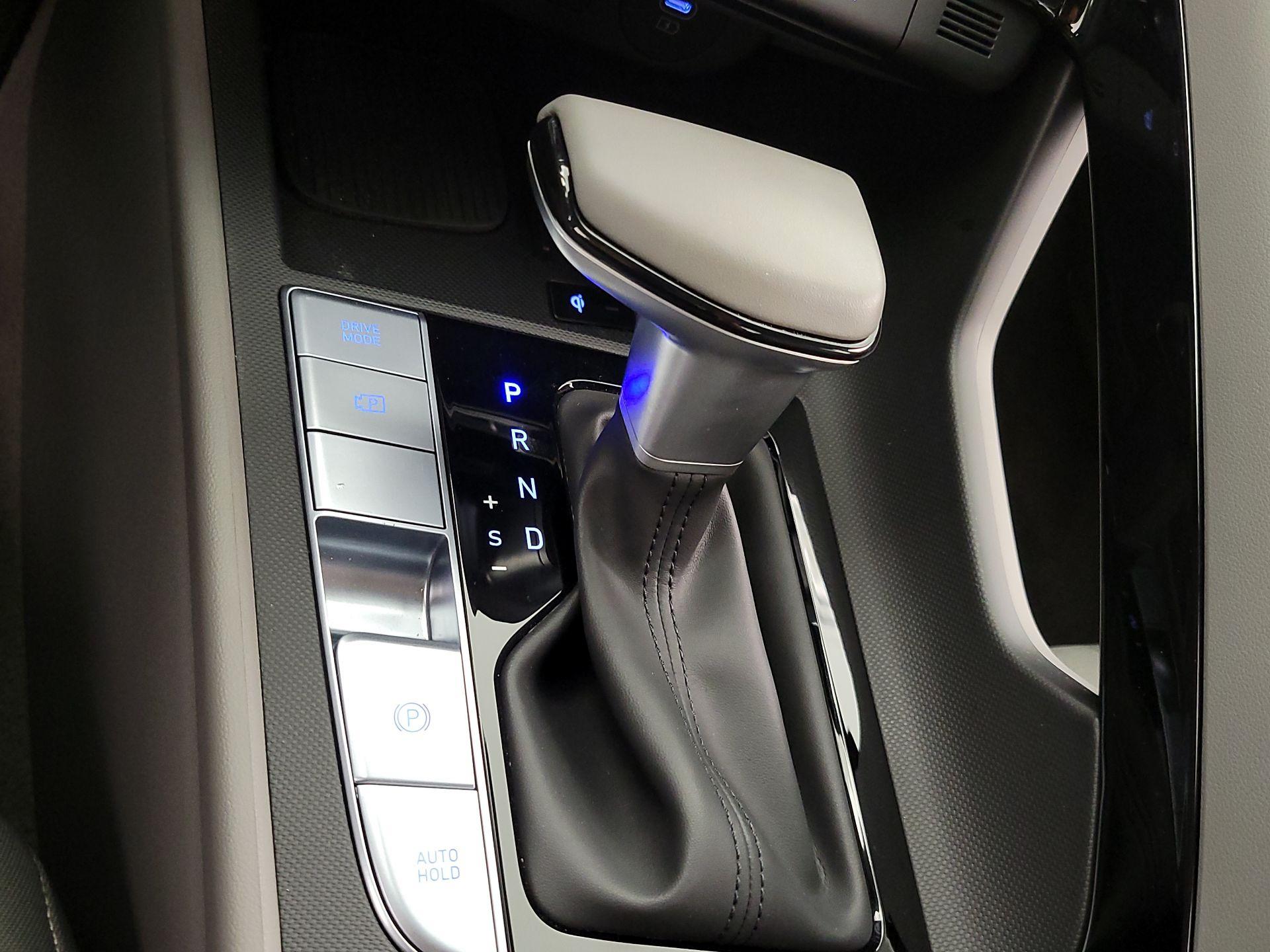 Thumbnail: 2024 Hyundai Elantra - 18