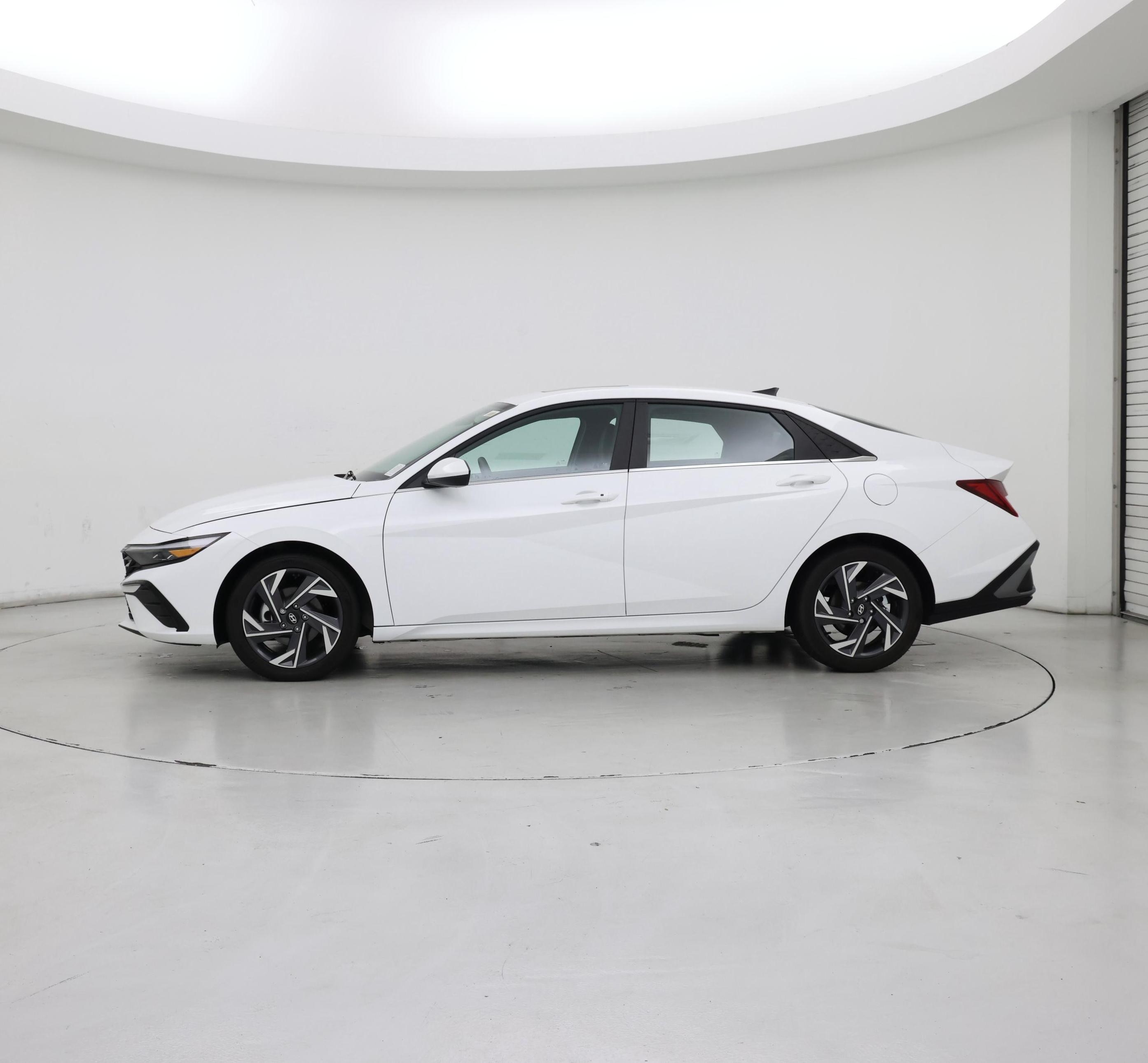 Thumbnail: 2024 Hyundai Elantra - 3