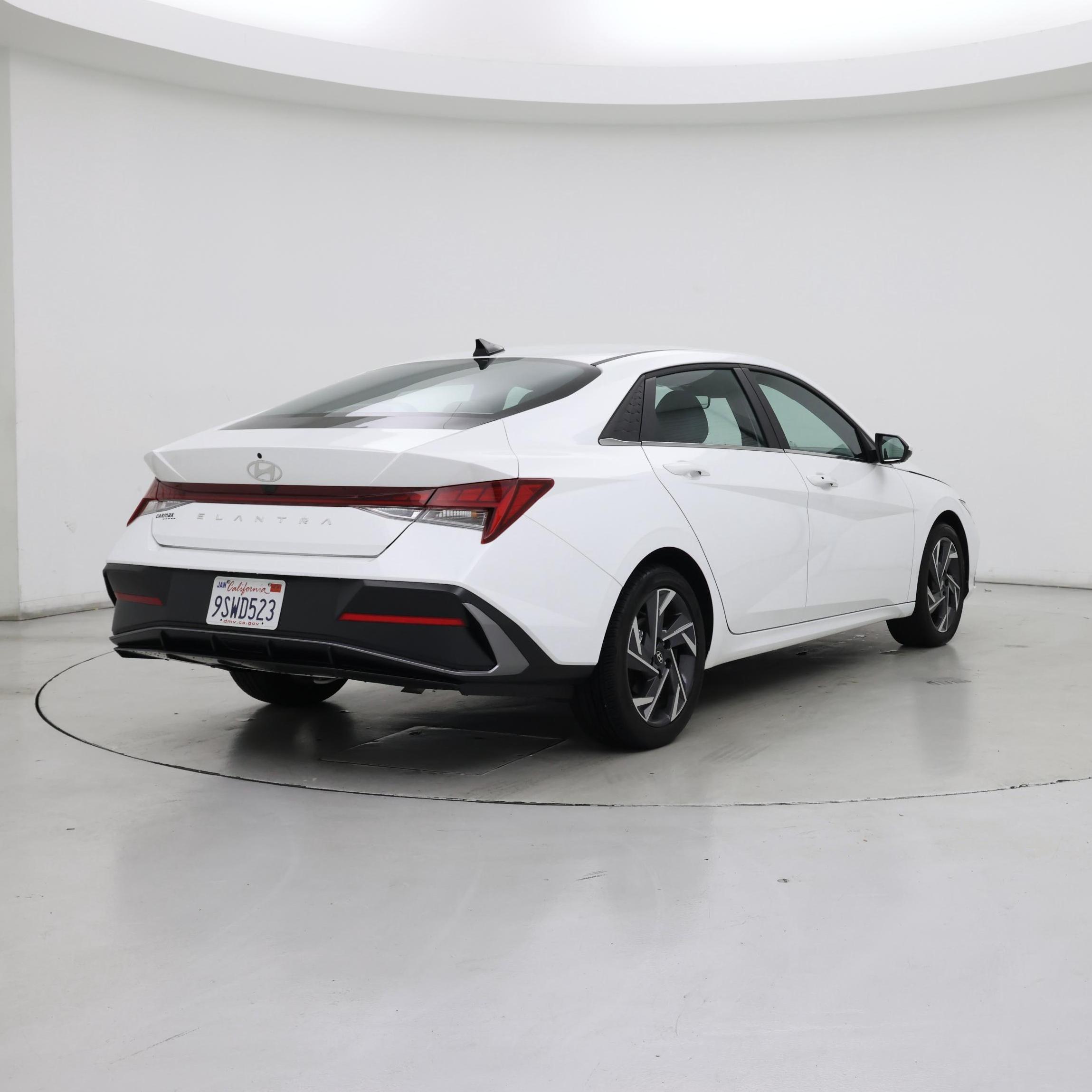 Thumbnail: 2024 Hyundai Elantra - 8