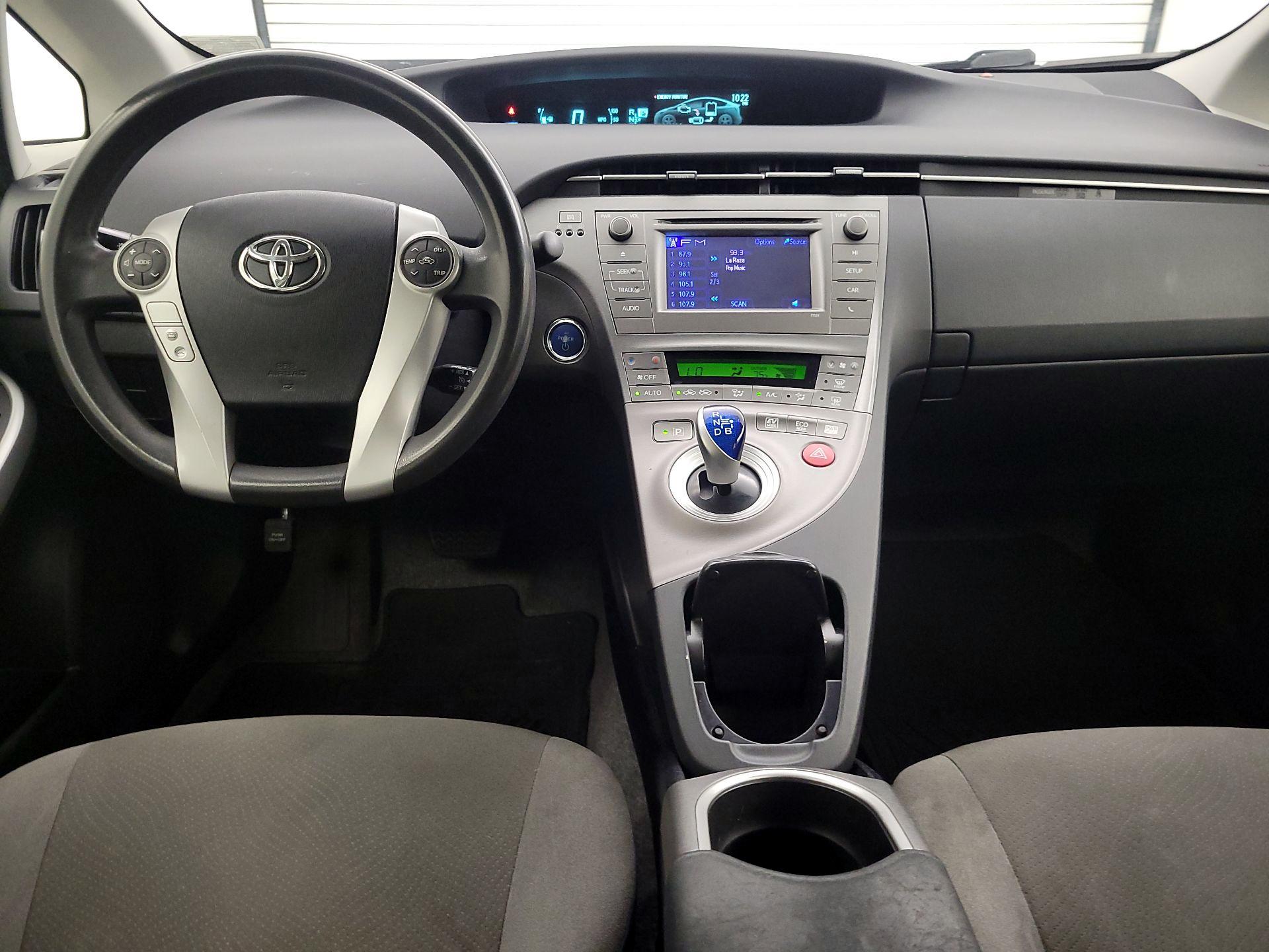 Thumbnail: 2015 Toyota Prius - 9