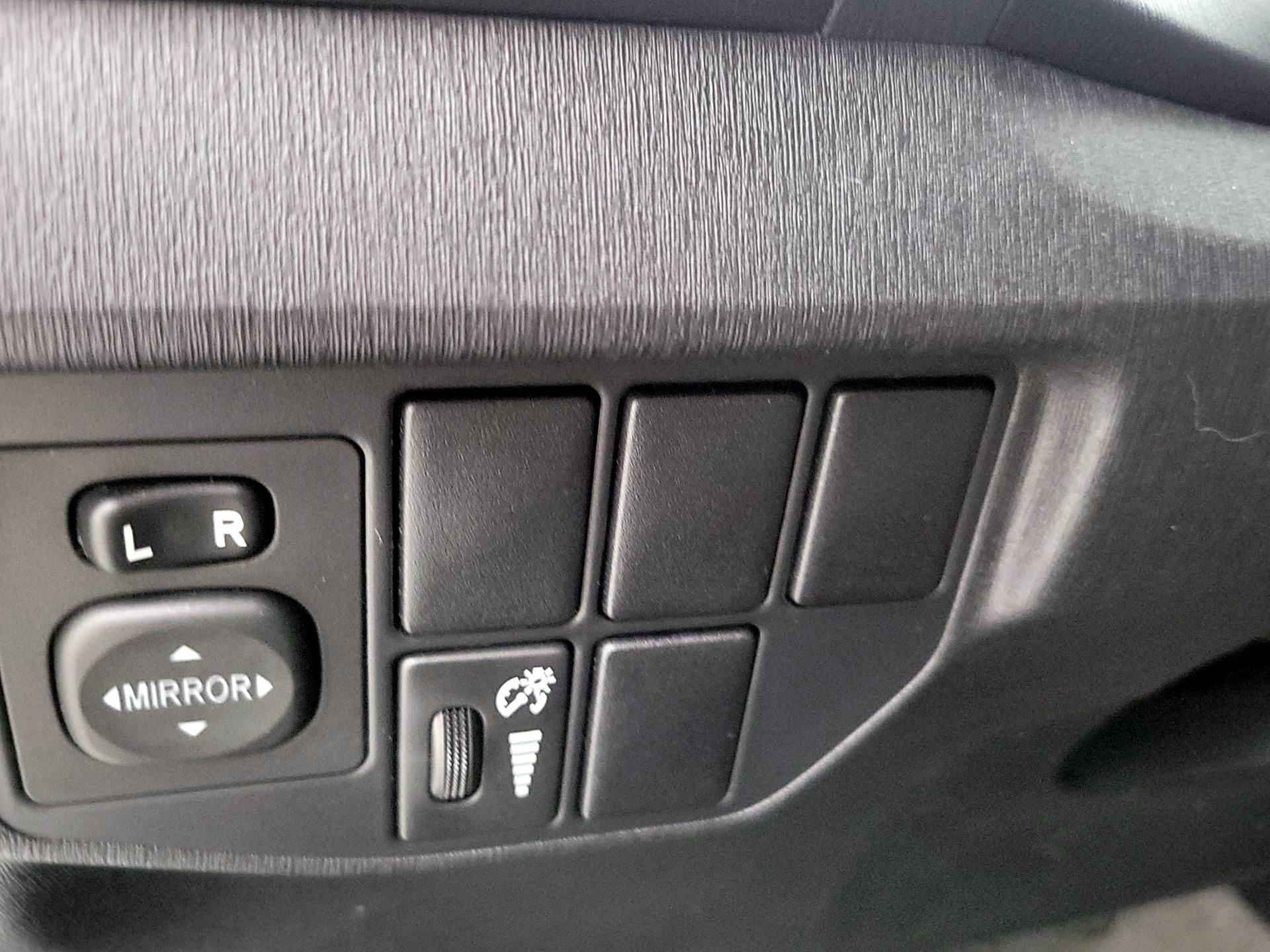 Thumbnail: 2015 Toyota Prius - 13
