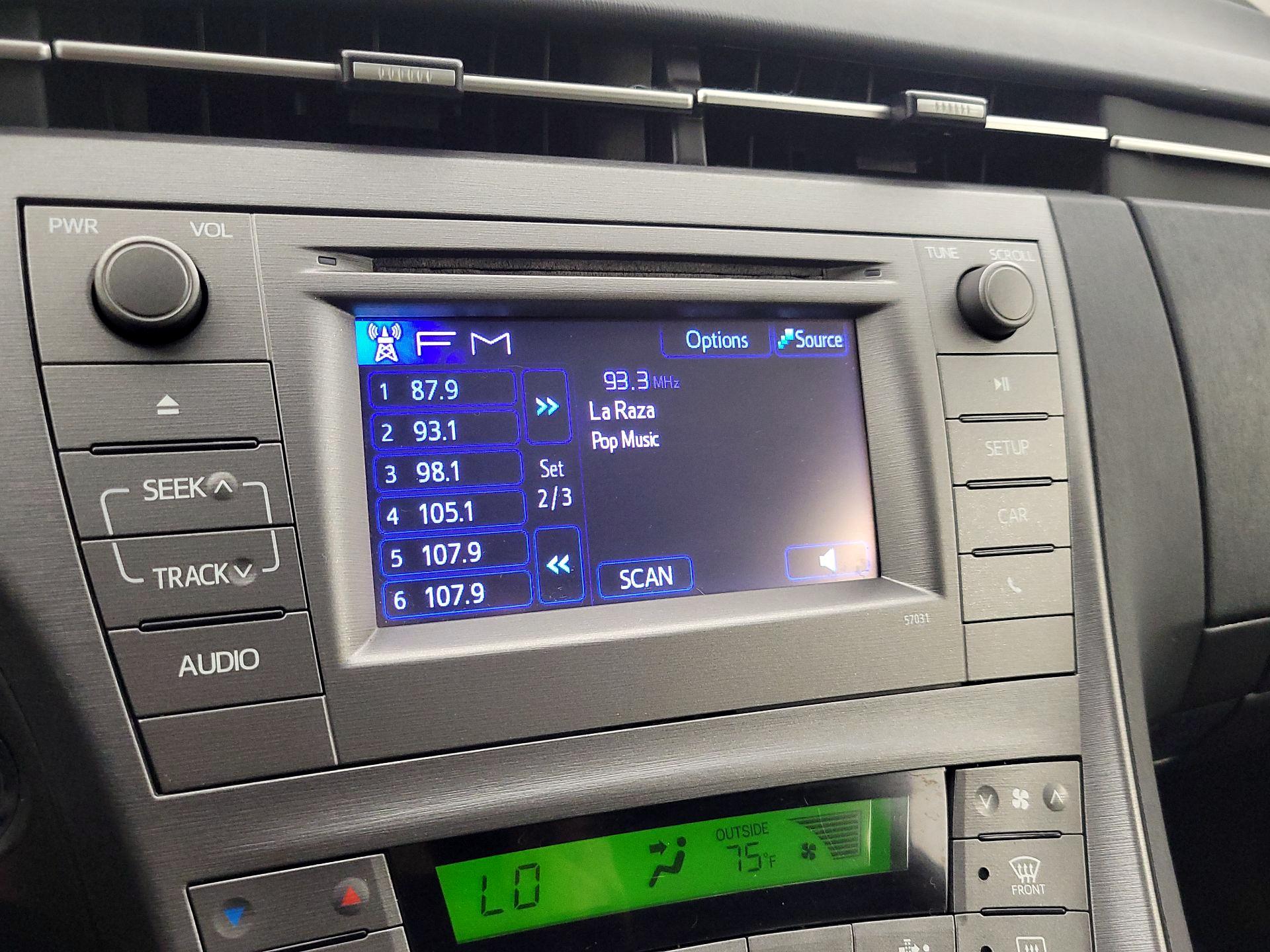 Thumbnail: 2015 Toyota Prius - 15