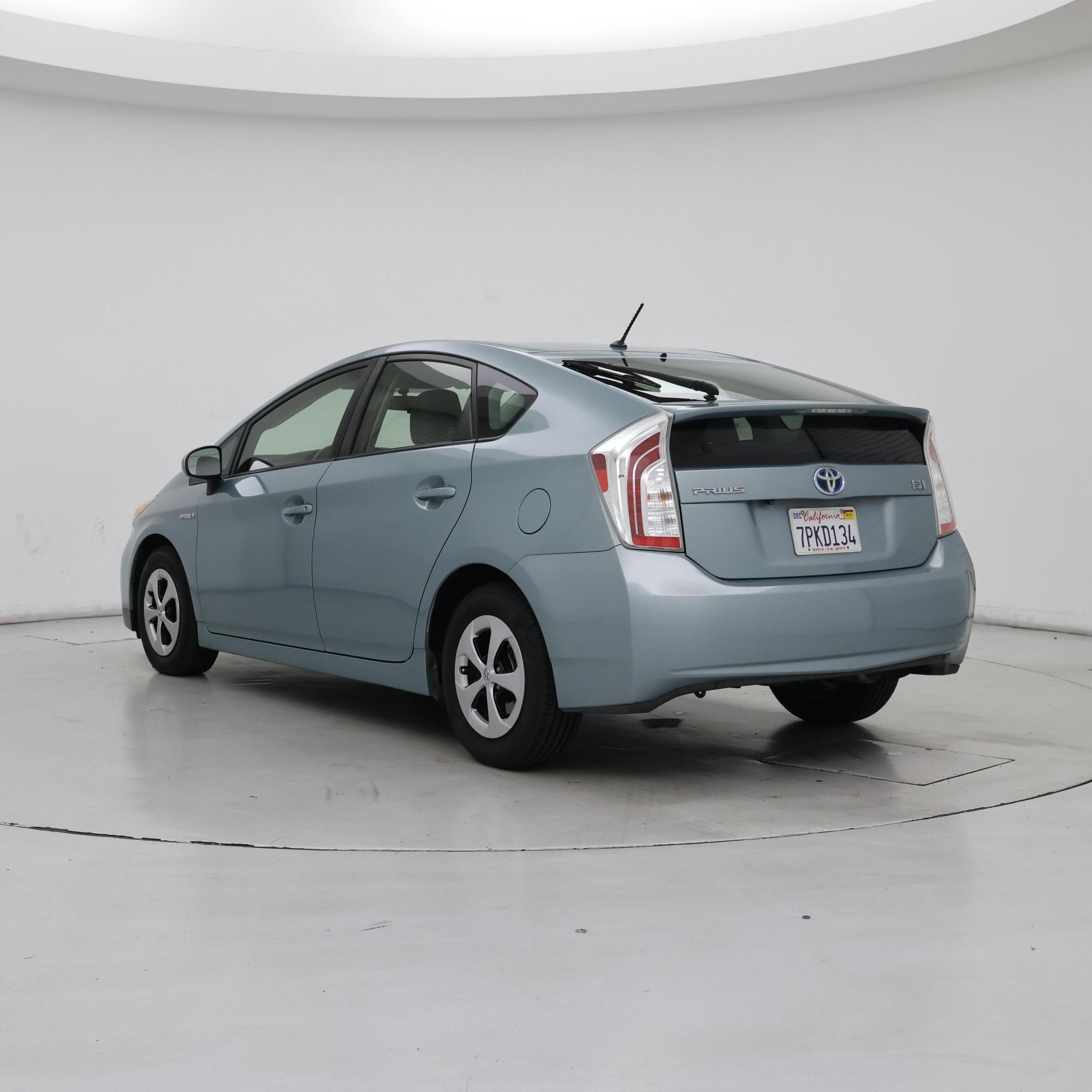 Thumbnail: 2015 Toyota Prius - 2