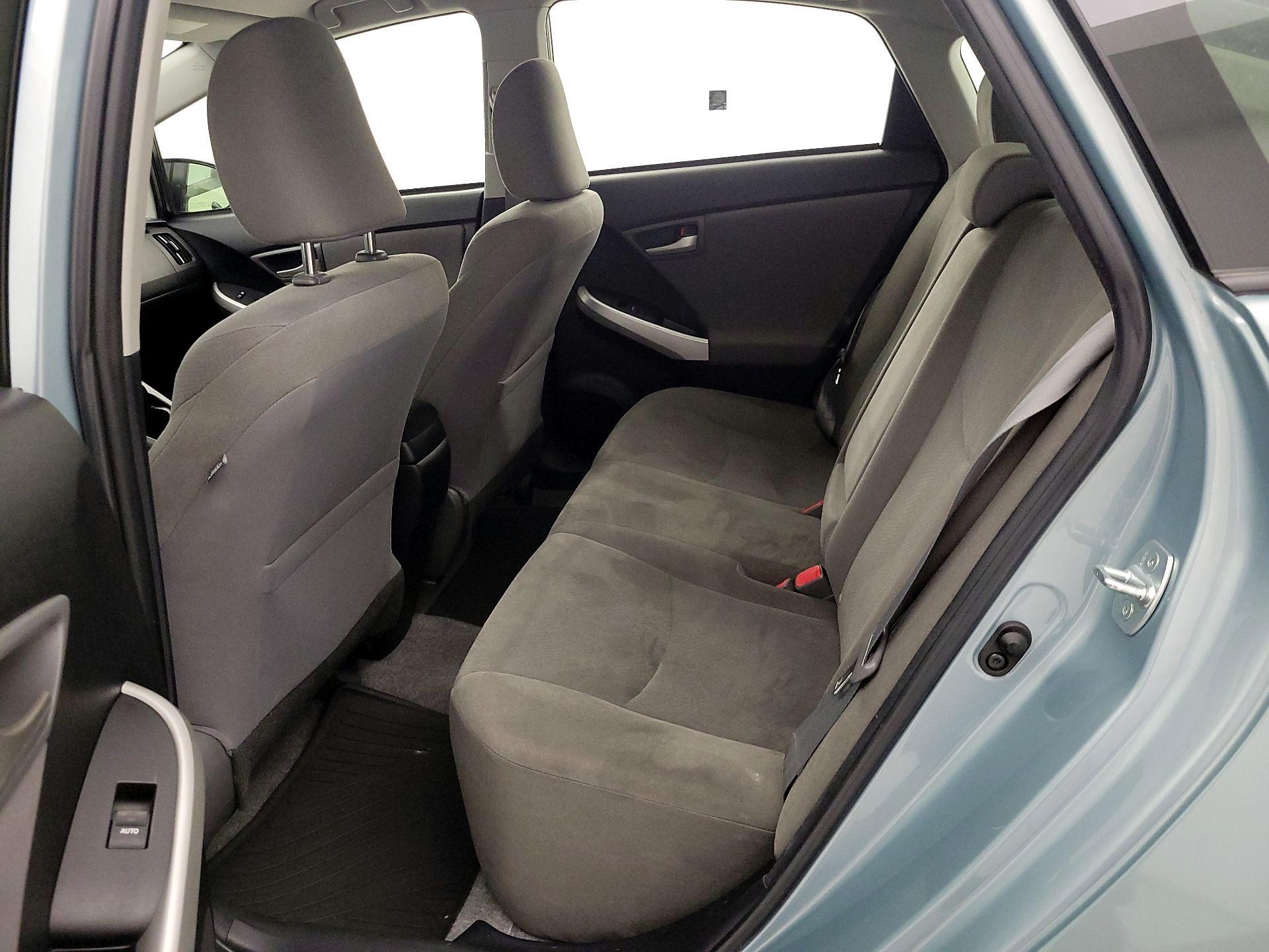Thumbnail: 2015 Toyota Prius - 19