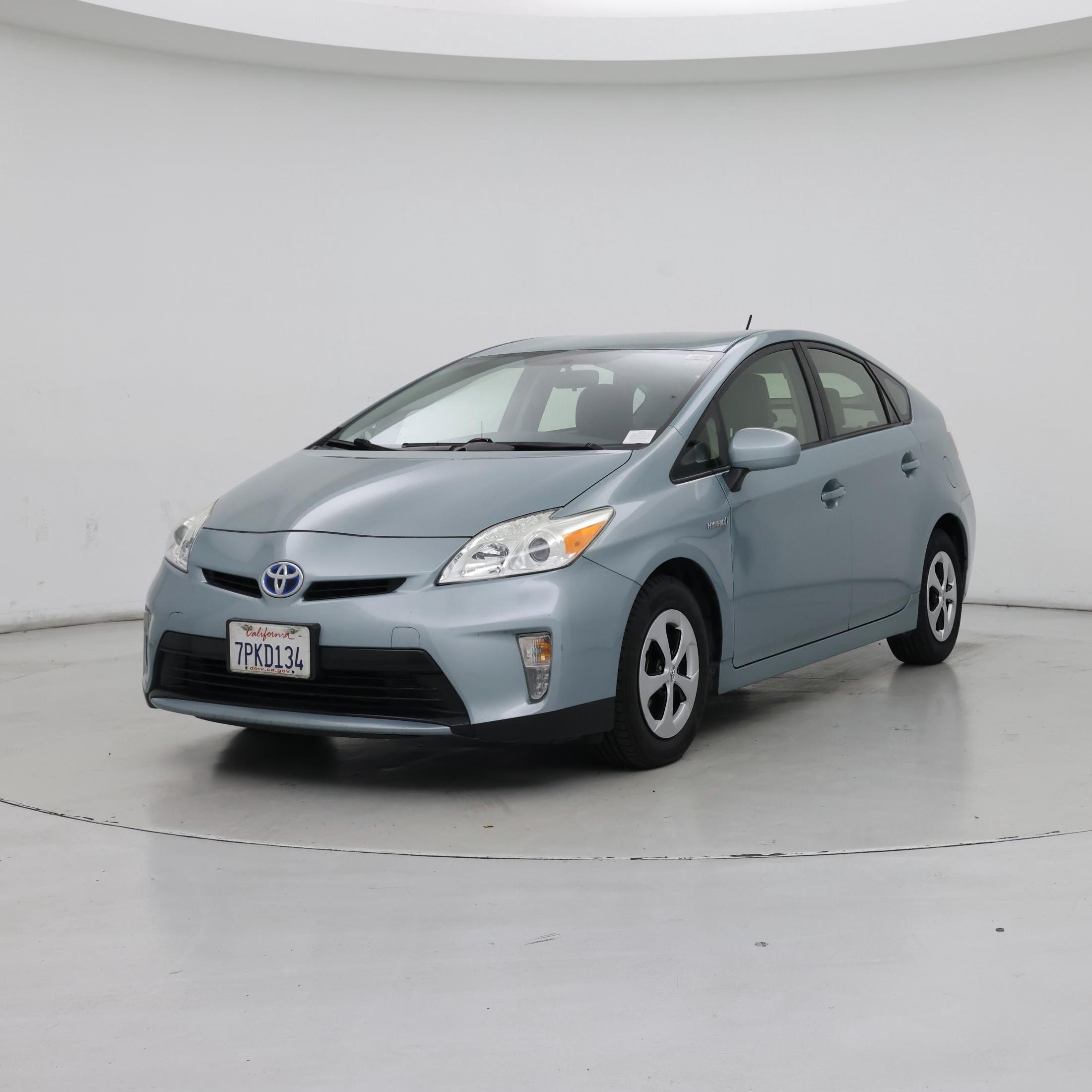 Thumbnail: 2015 Toyota Prius - 4