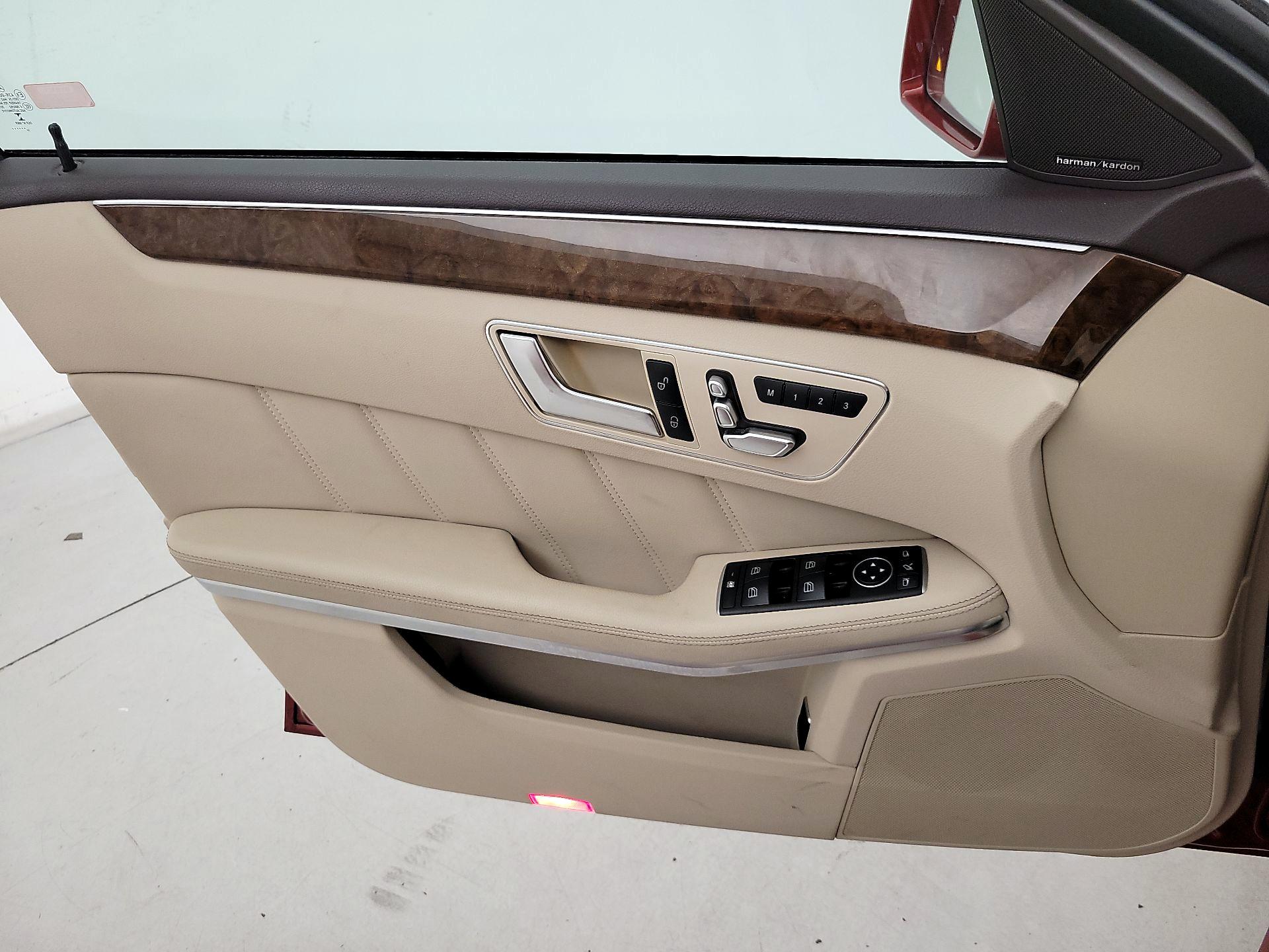 Thumbnail: 2015 Mercedes-Benz E-Class - 12