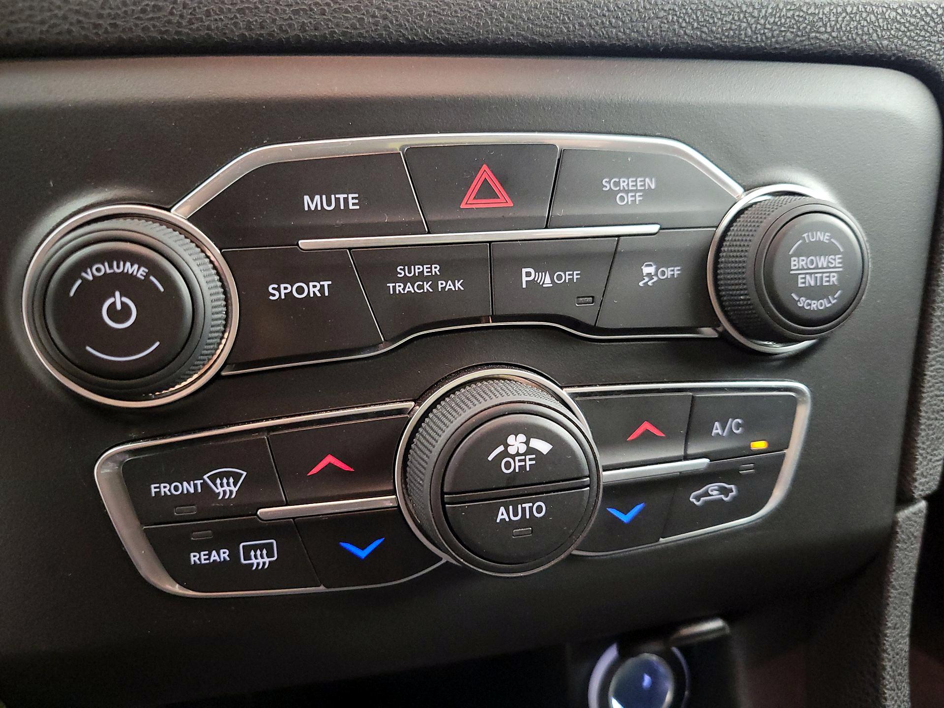 Thumbnail: 2021 Dodge Charger - 16