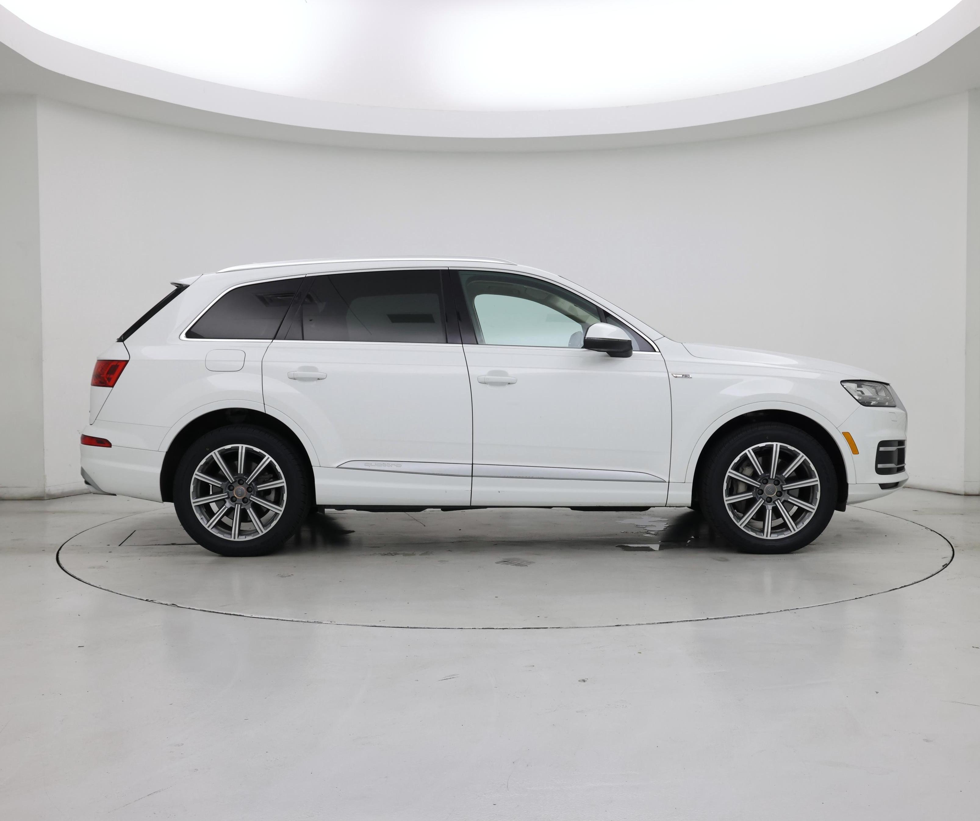 Thumbnail: 2018 Audi Q7 - 7