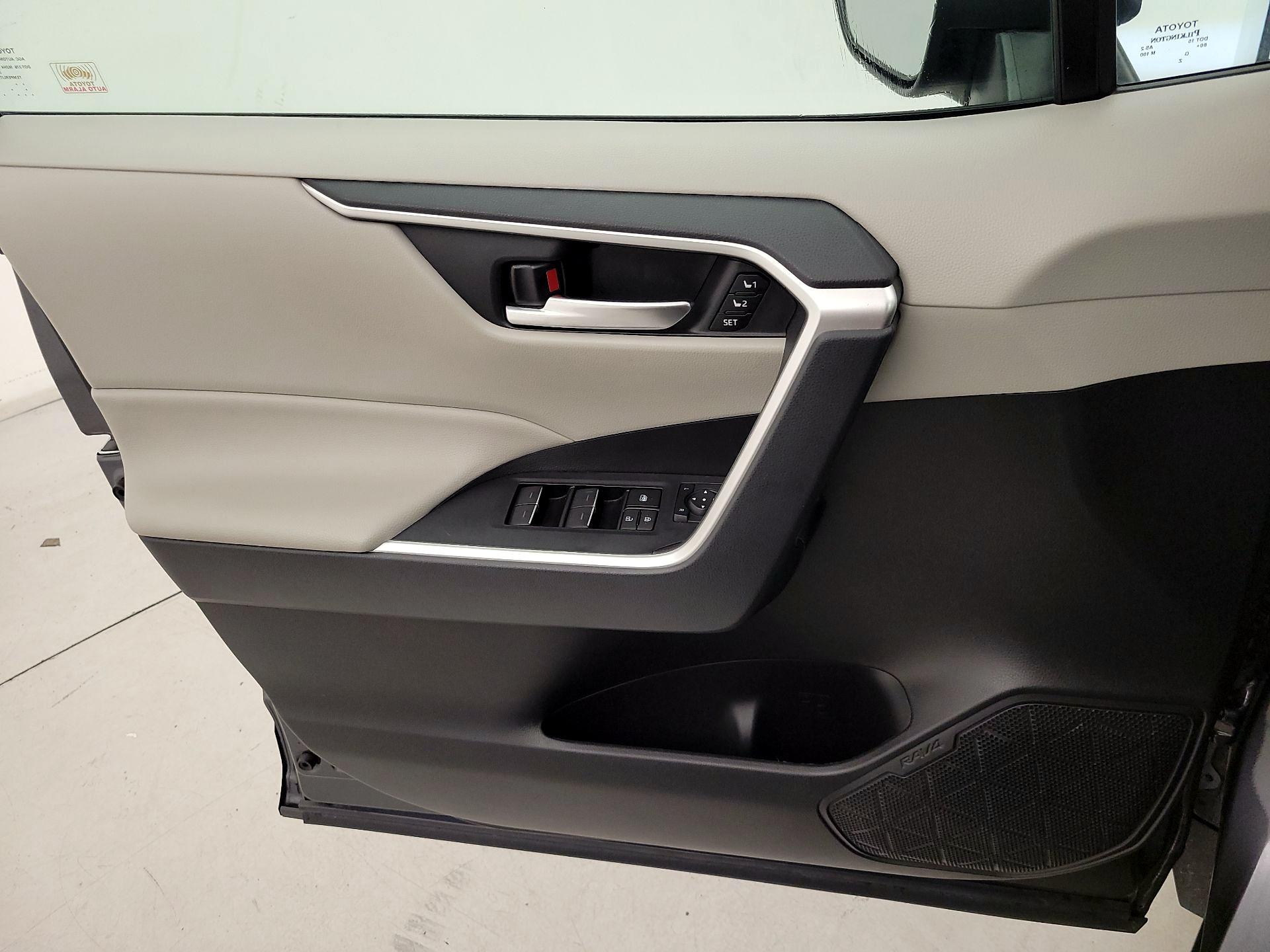 Thumbnail: 2023 Toyota RAV4 - 12