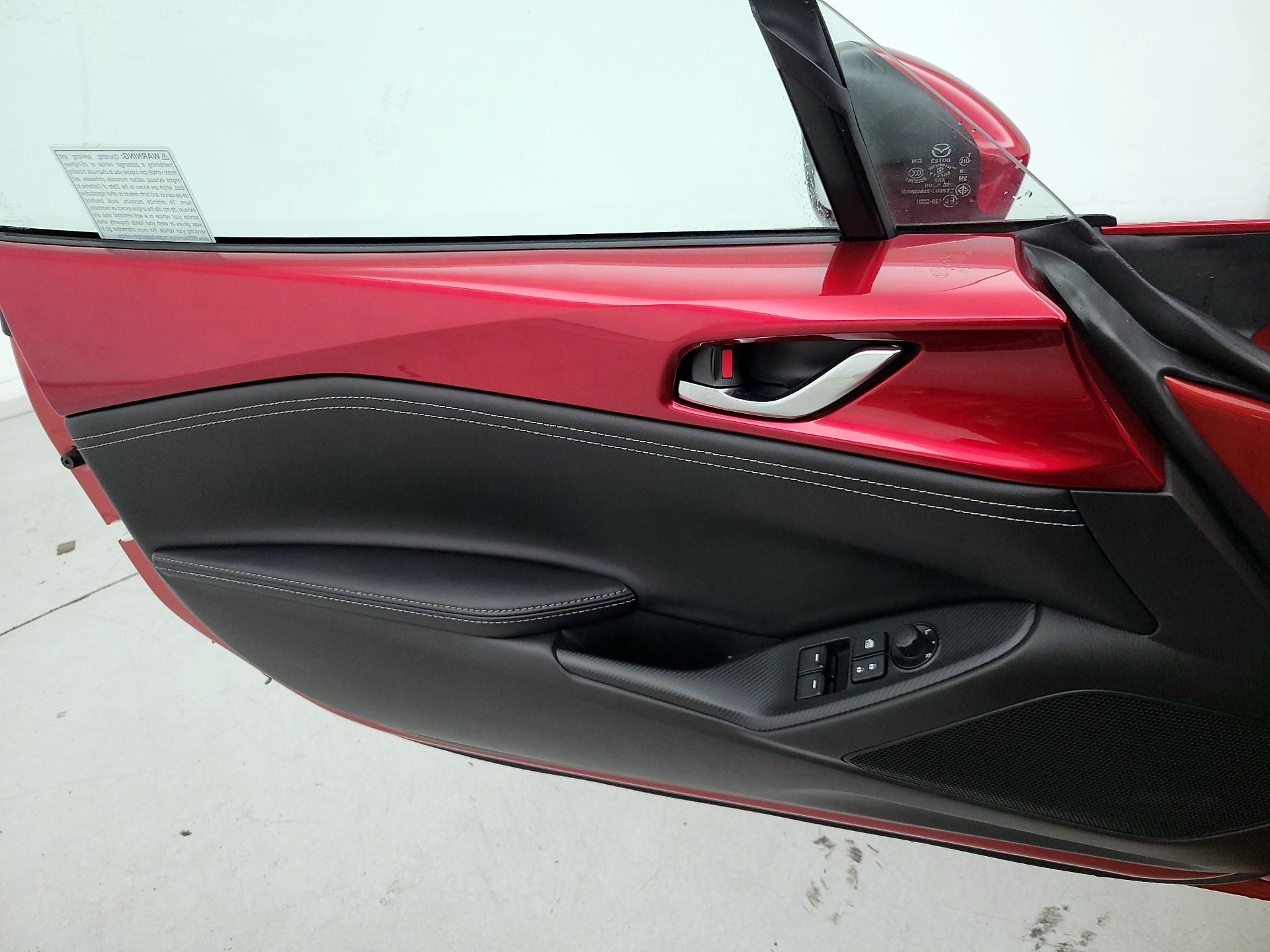 Thumbnail: 2022 Mazda MX-5 Miata - 12