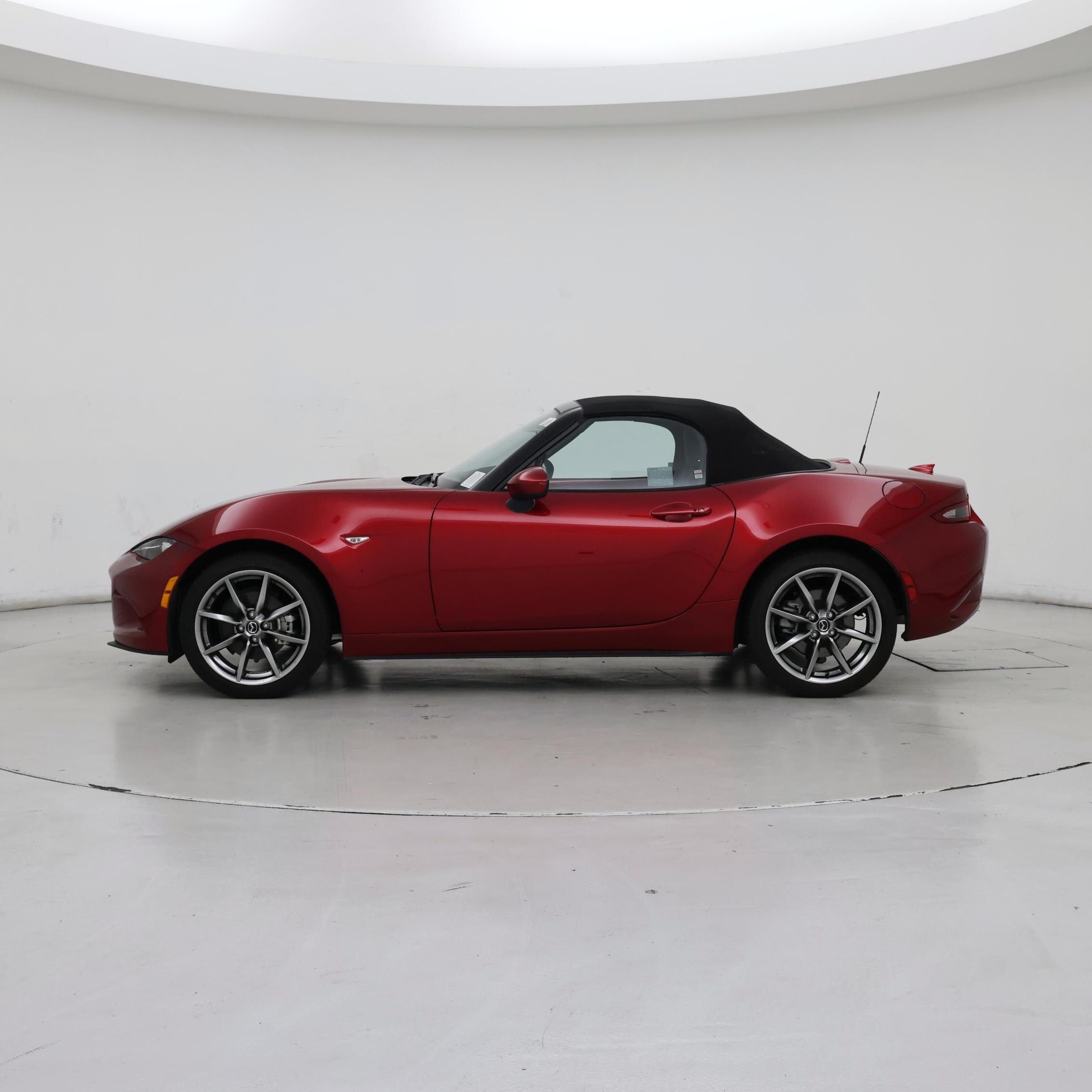 Thumbnail: 2022 Mazda MX-5 Miata - 3