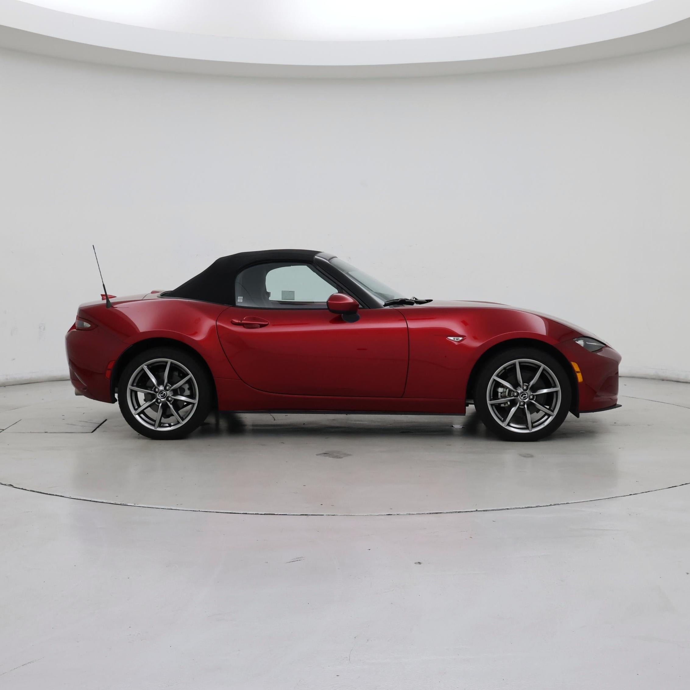 Thumbnail: 2022 Mazda MX-5 Miata - 7