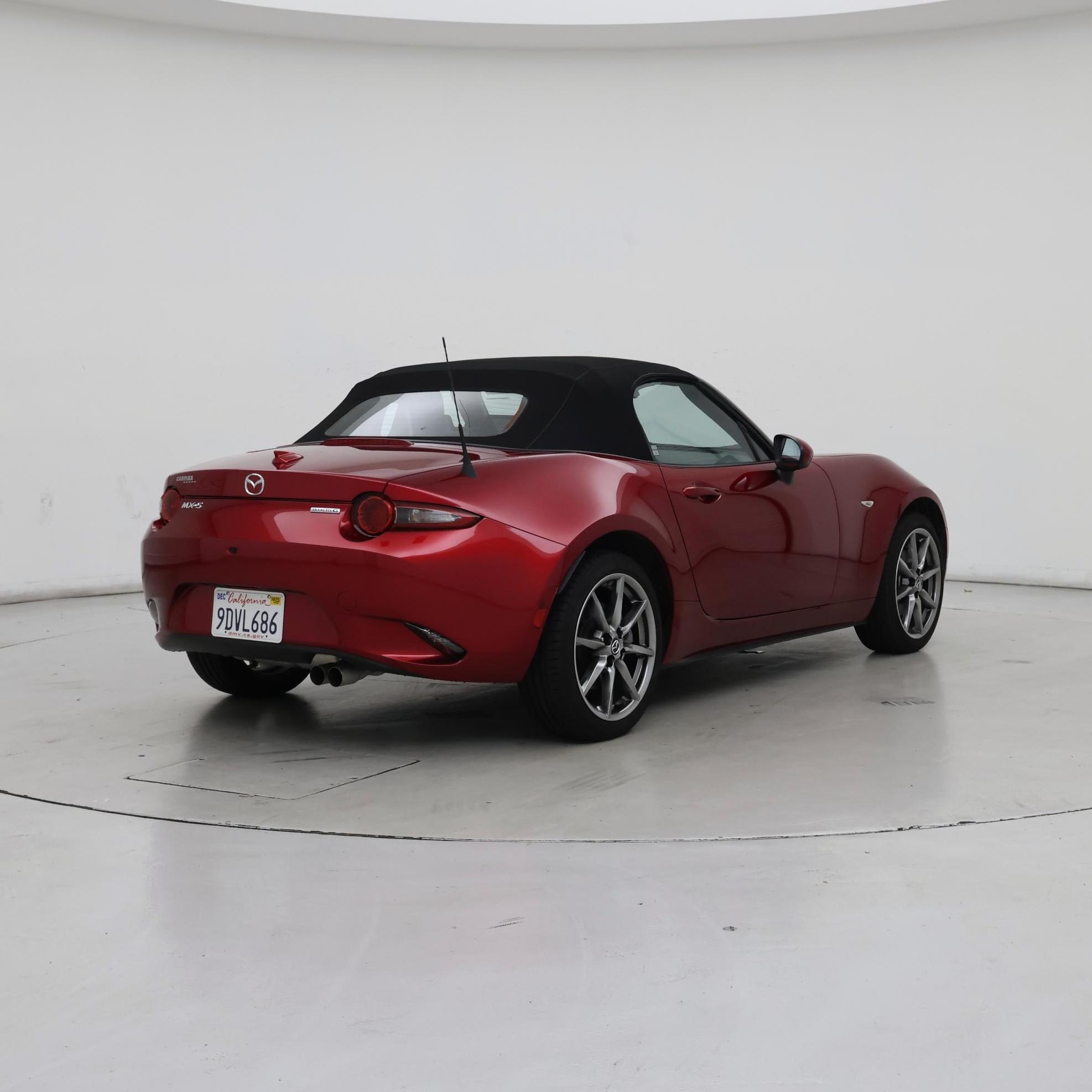 Thumbnail: 2022 Mazda MX-5 Miata - 8