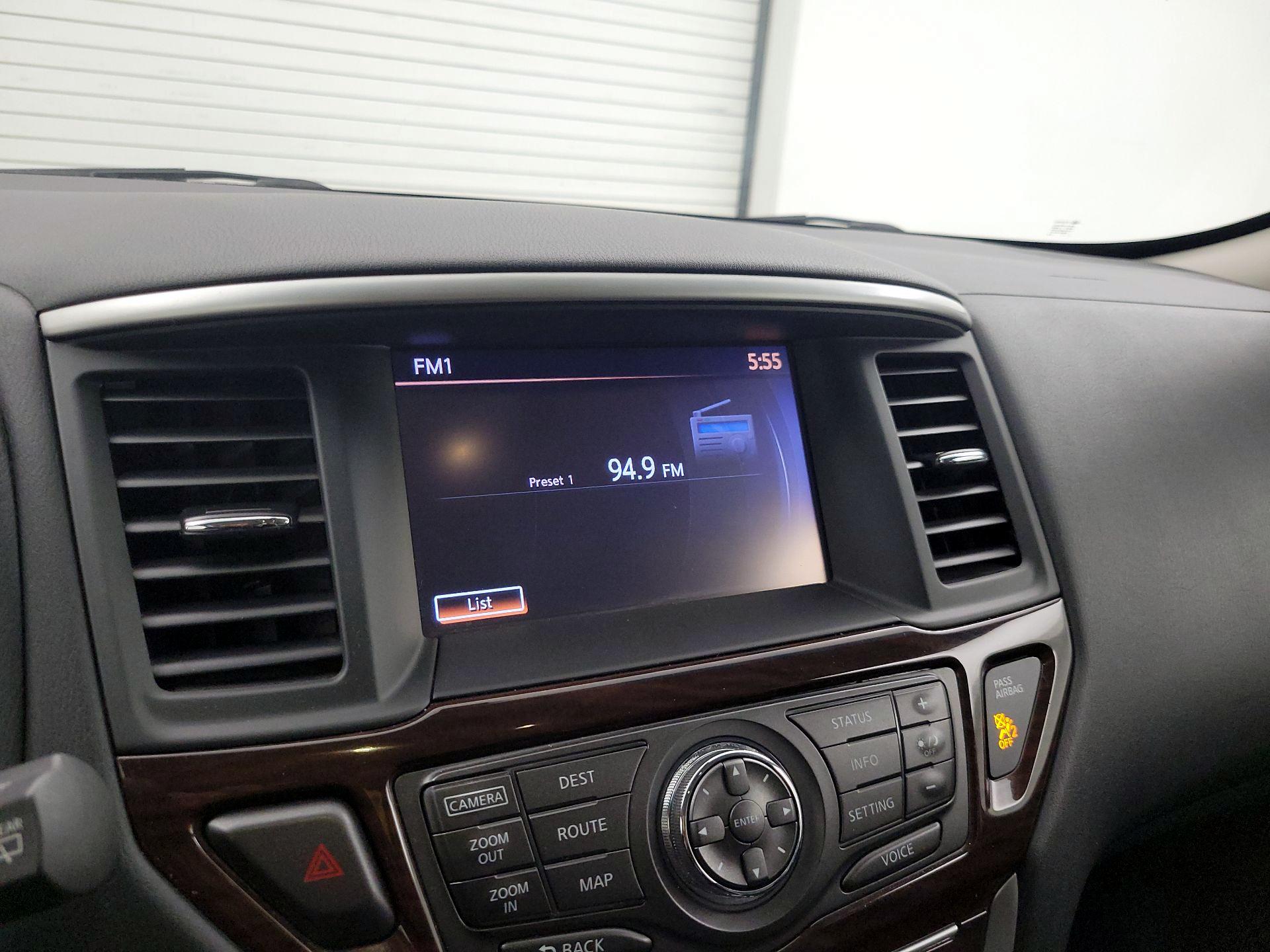 Thumbnail: 2015 Nissan Pathfinder - 16