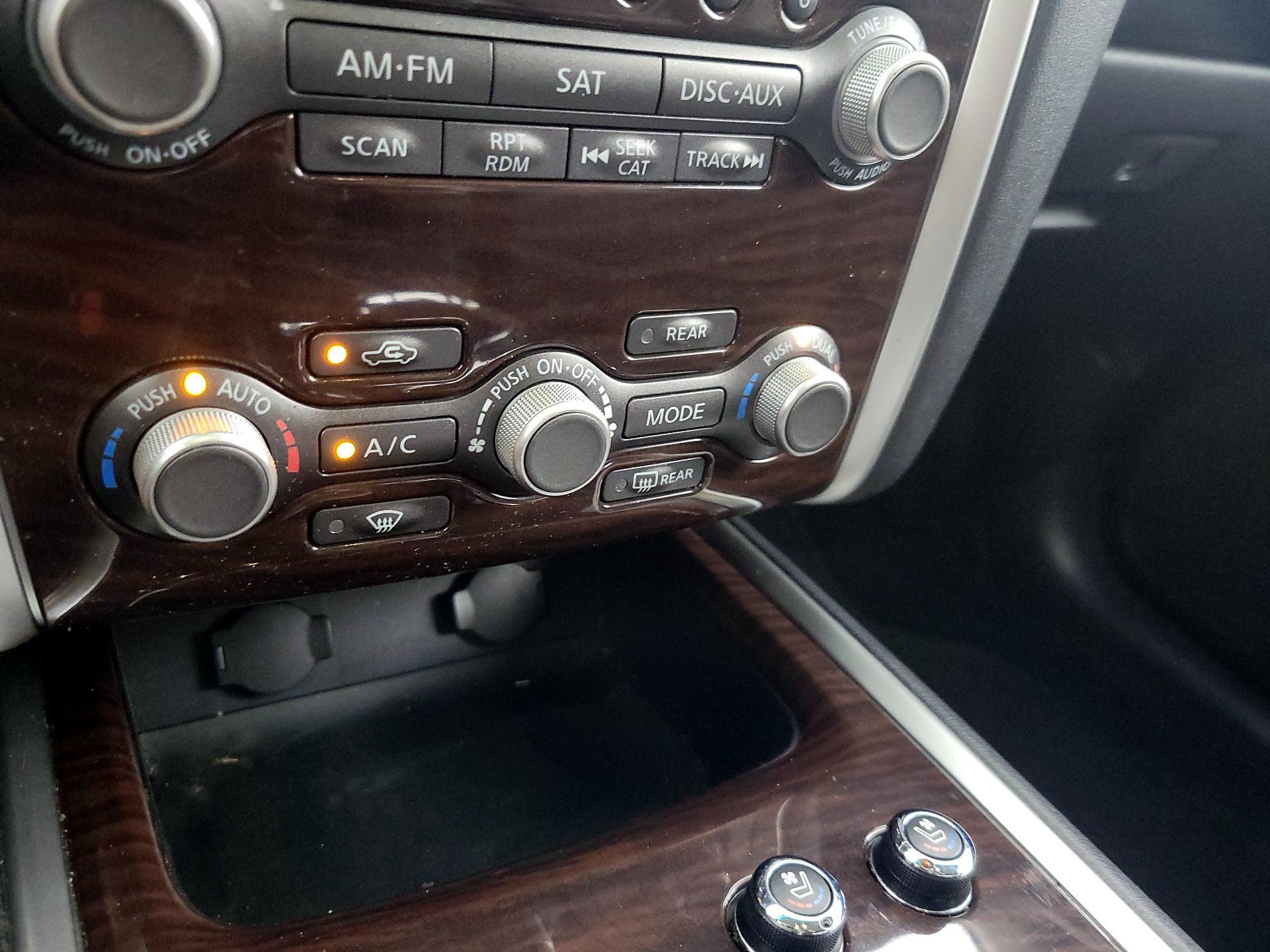 Thumbnail: 2015 Nissan Pathfinder - 17