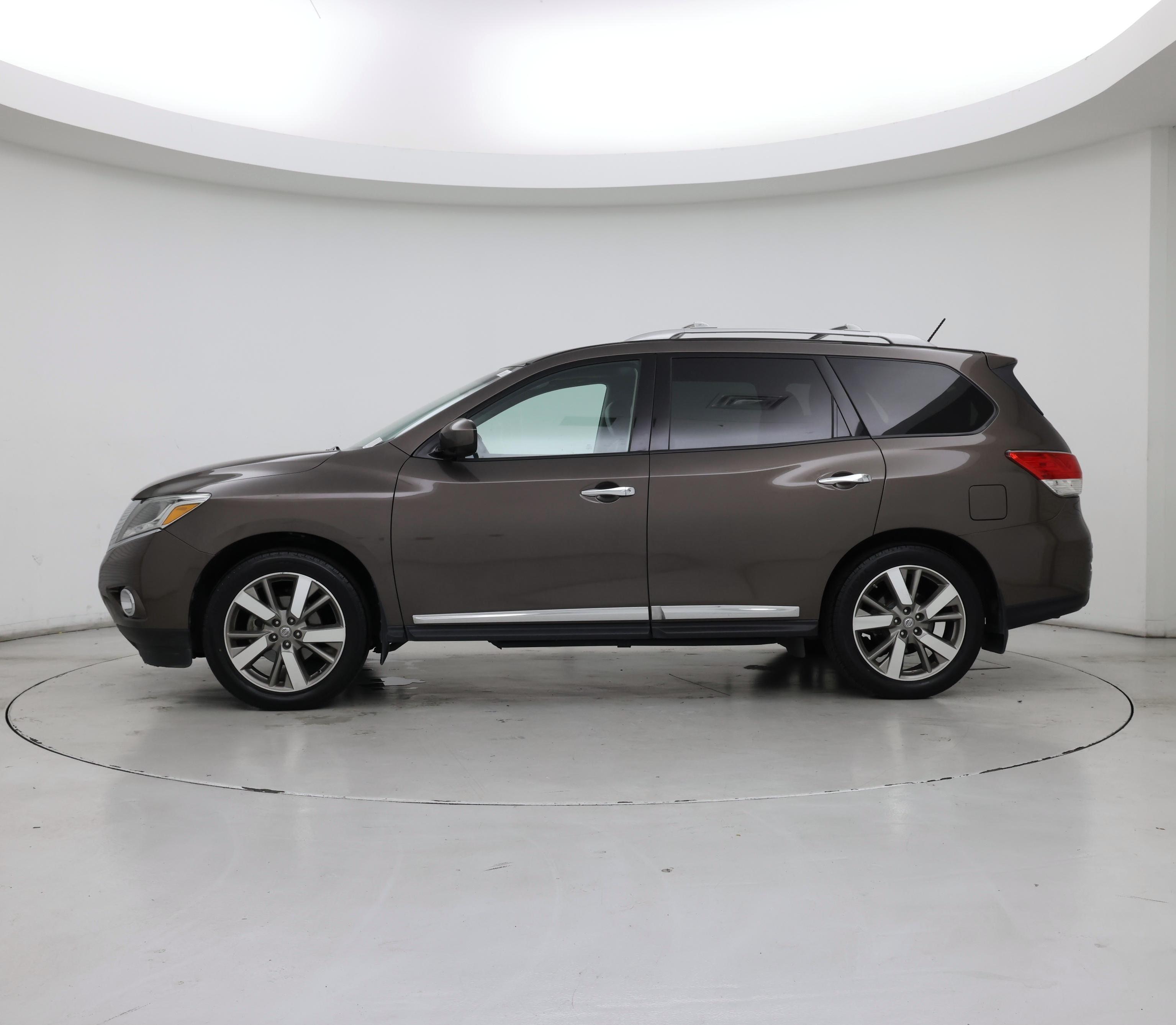 Thumbnail: 2015 Nissan Pathfinder - 3