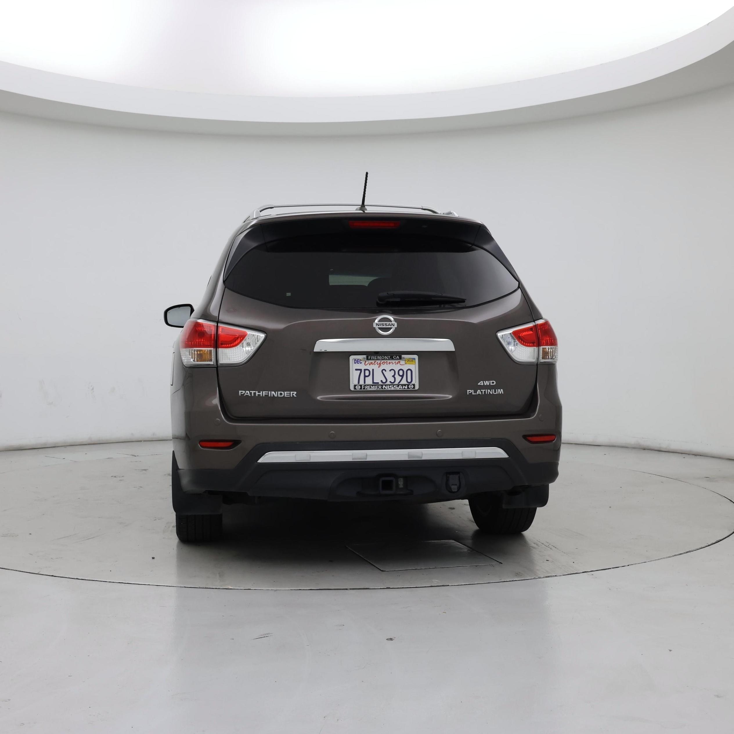 Thumbnail: 2015 Nissan Pathfinder - 6