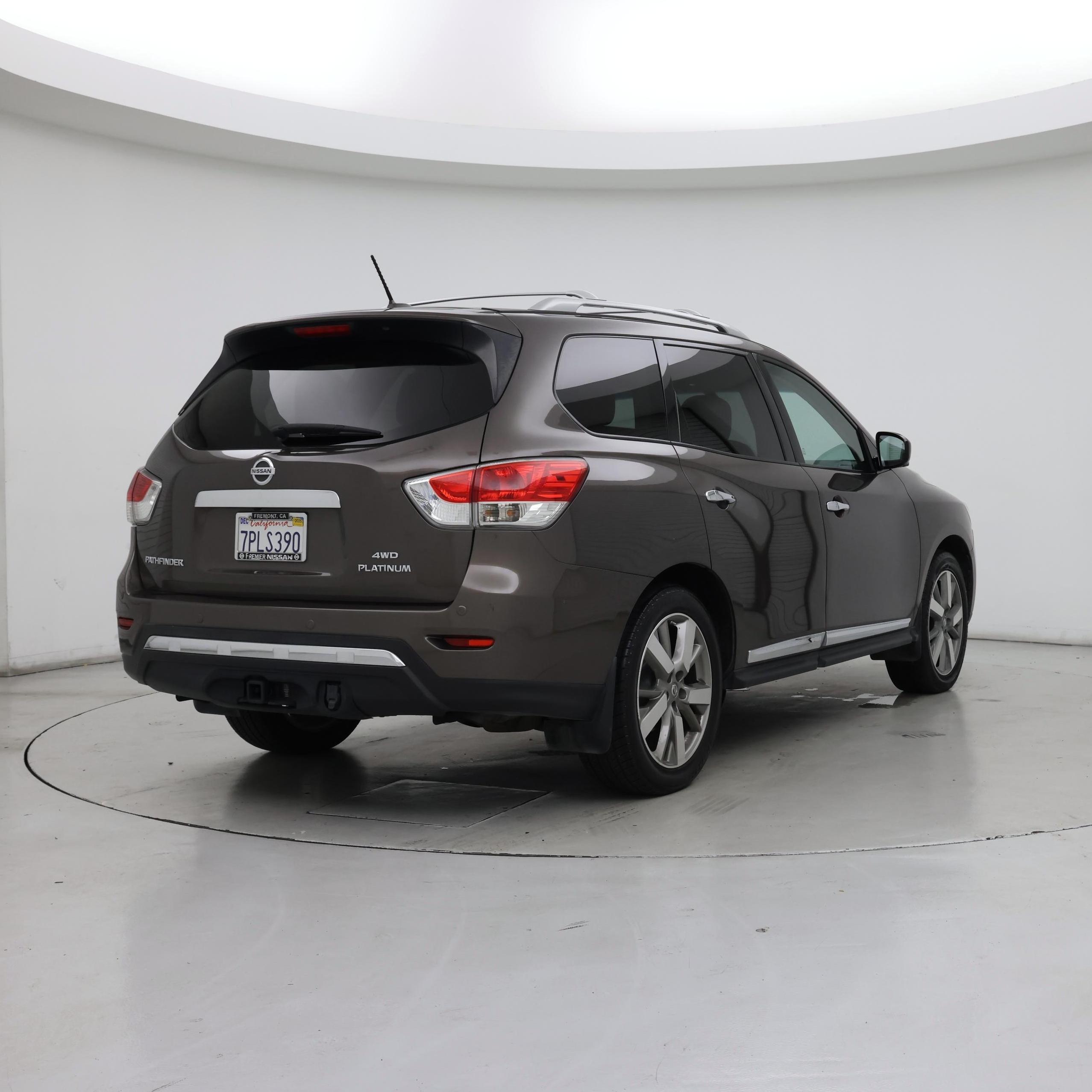 Thumbnail: 2015 Nissan Pathfinder - 8