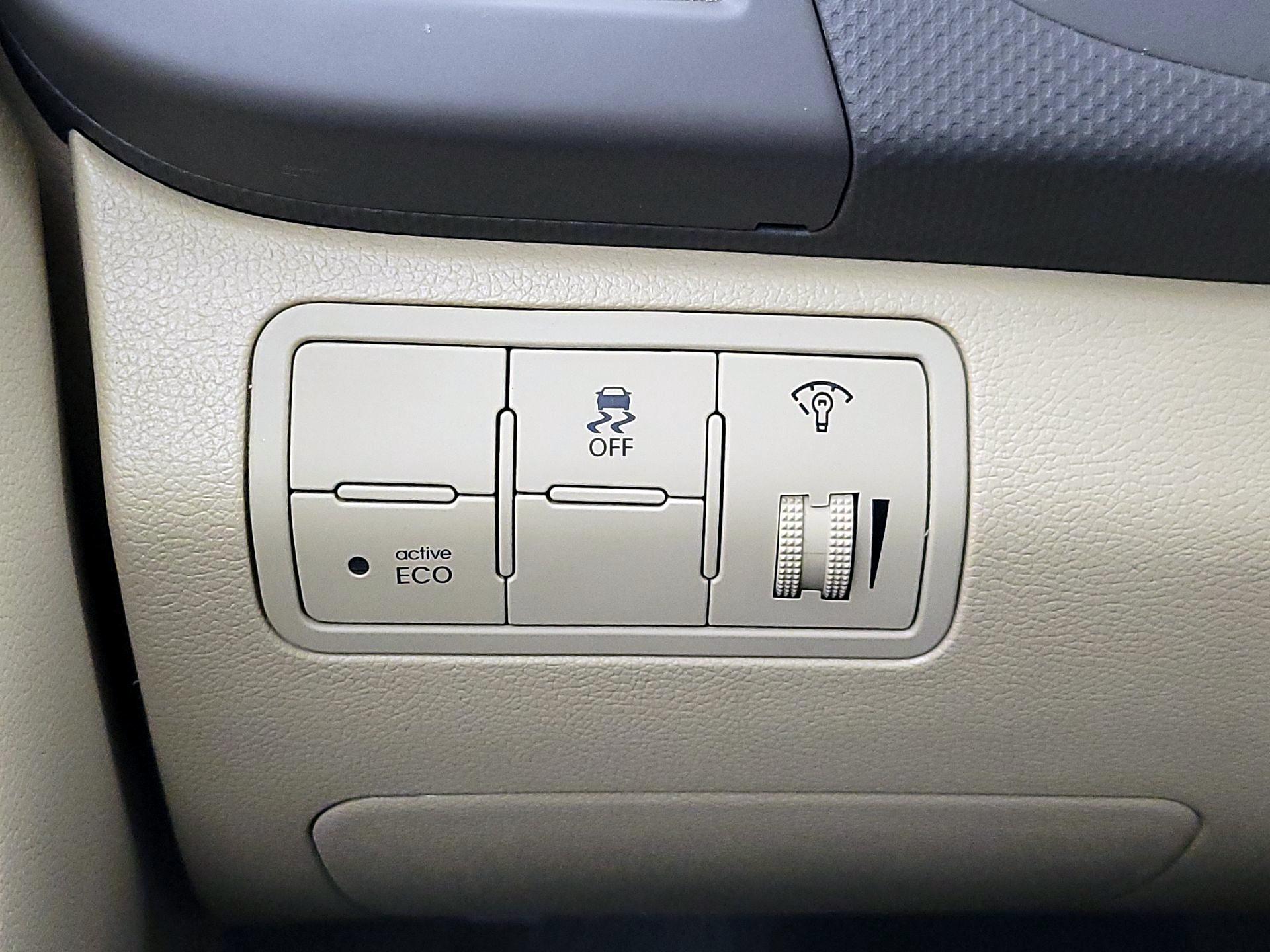 Thumbnail: 2014 Hyundai Accent - 13
