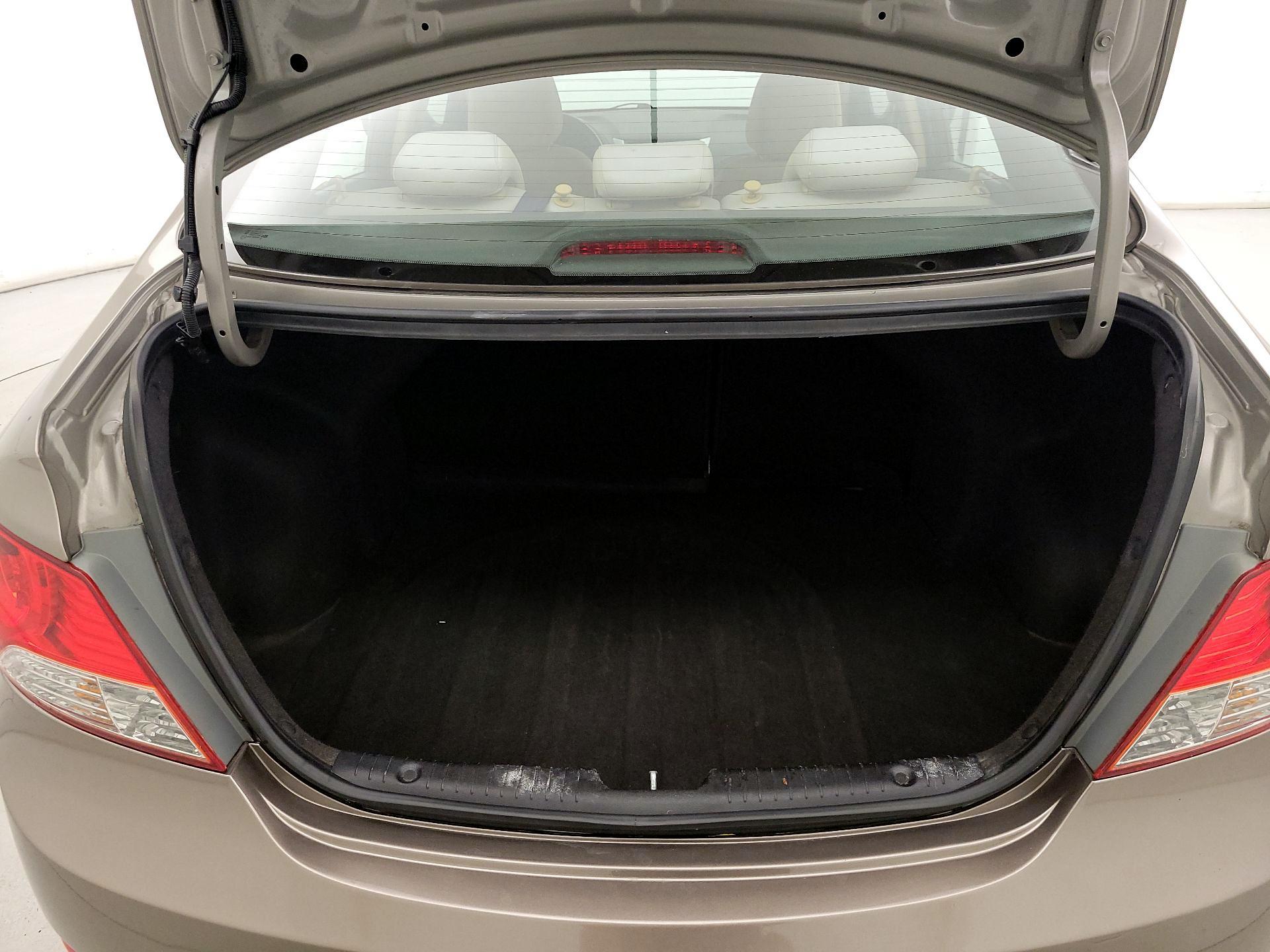 Thumbnail: 2014 Hyundai Accent - 19