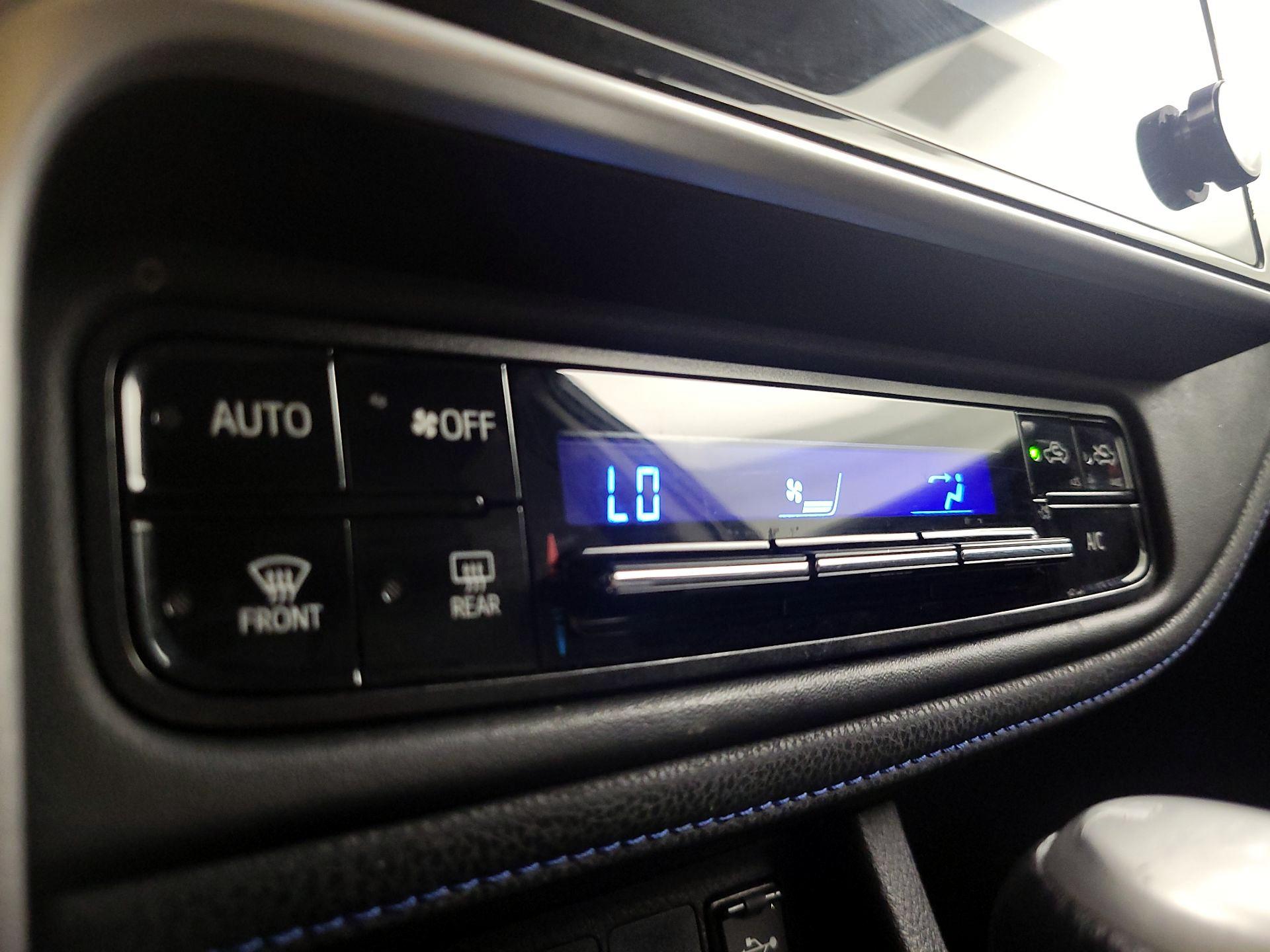 Thumbnail: 2019 Toyota Corolla - 16