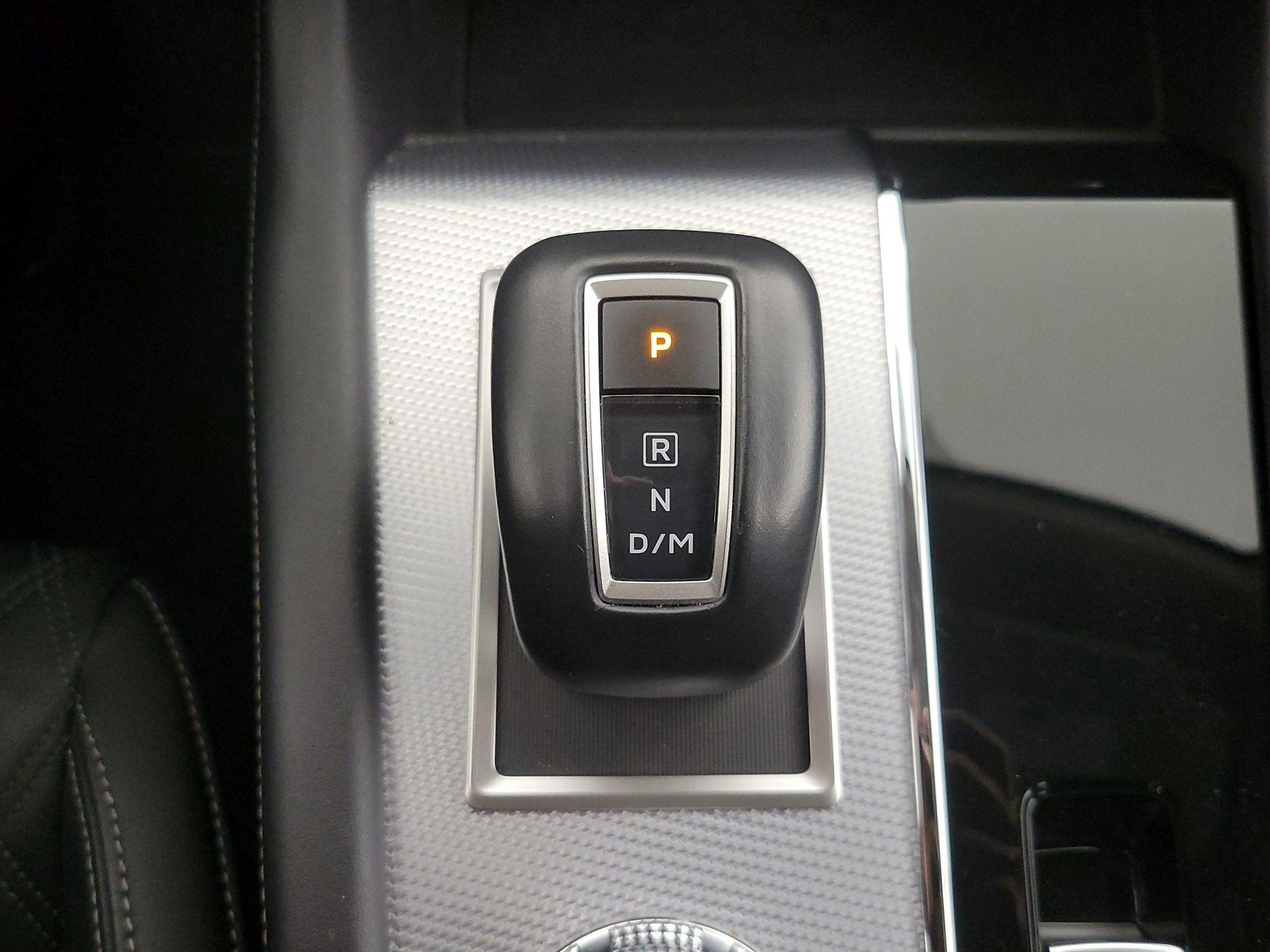 Thumbnail: 2024 Mitsubishi Outlander - 18