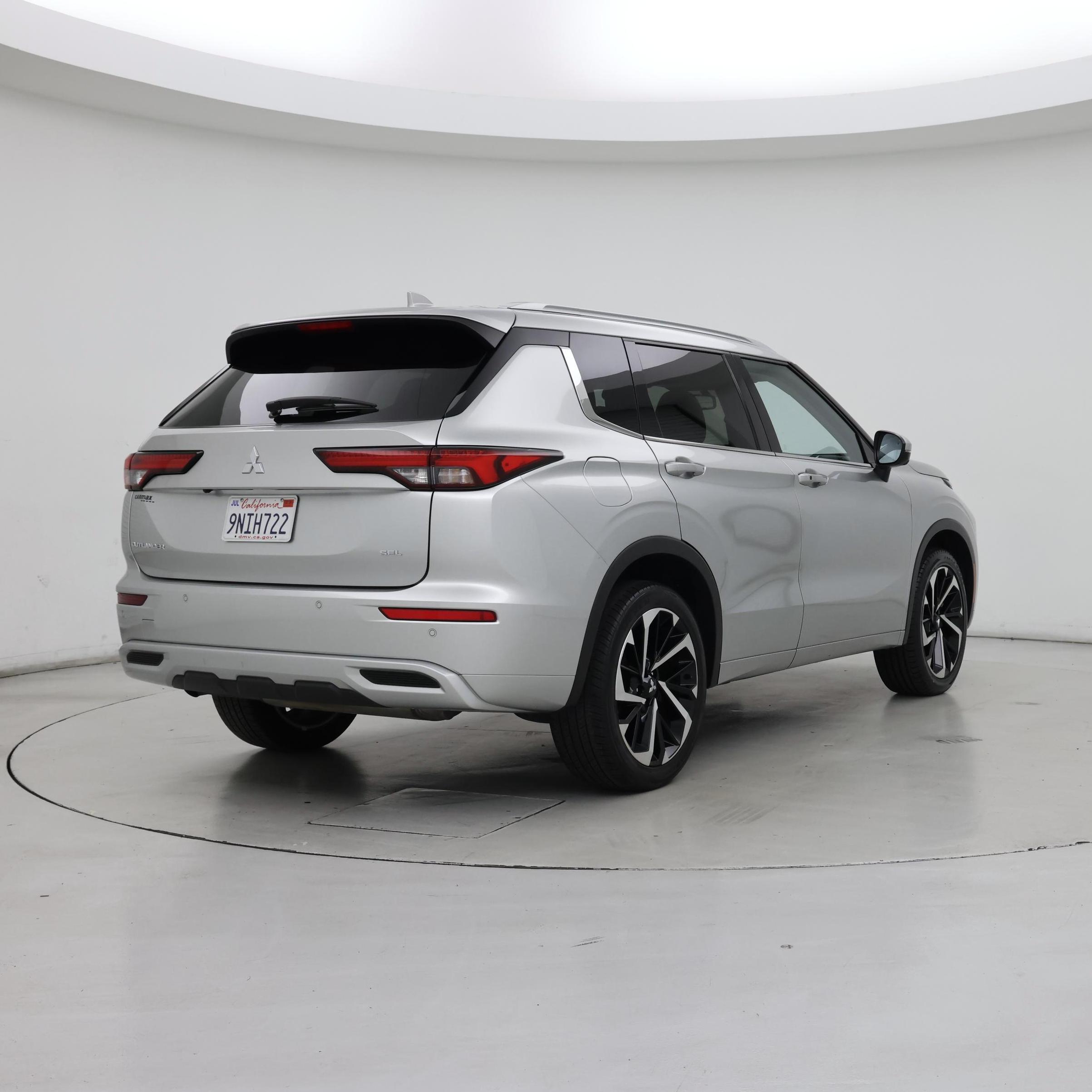 Thumbnail: 2024 Mitsubishi Outlander - 8