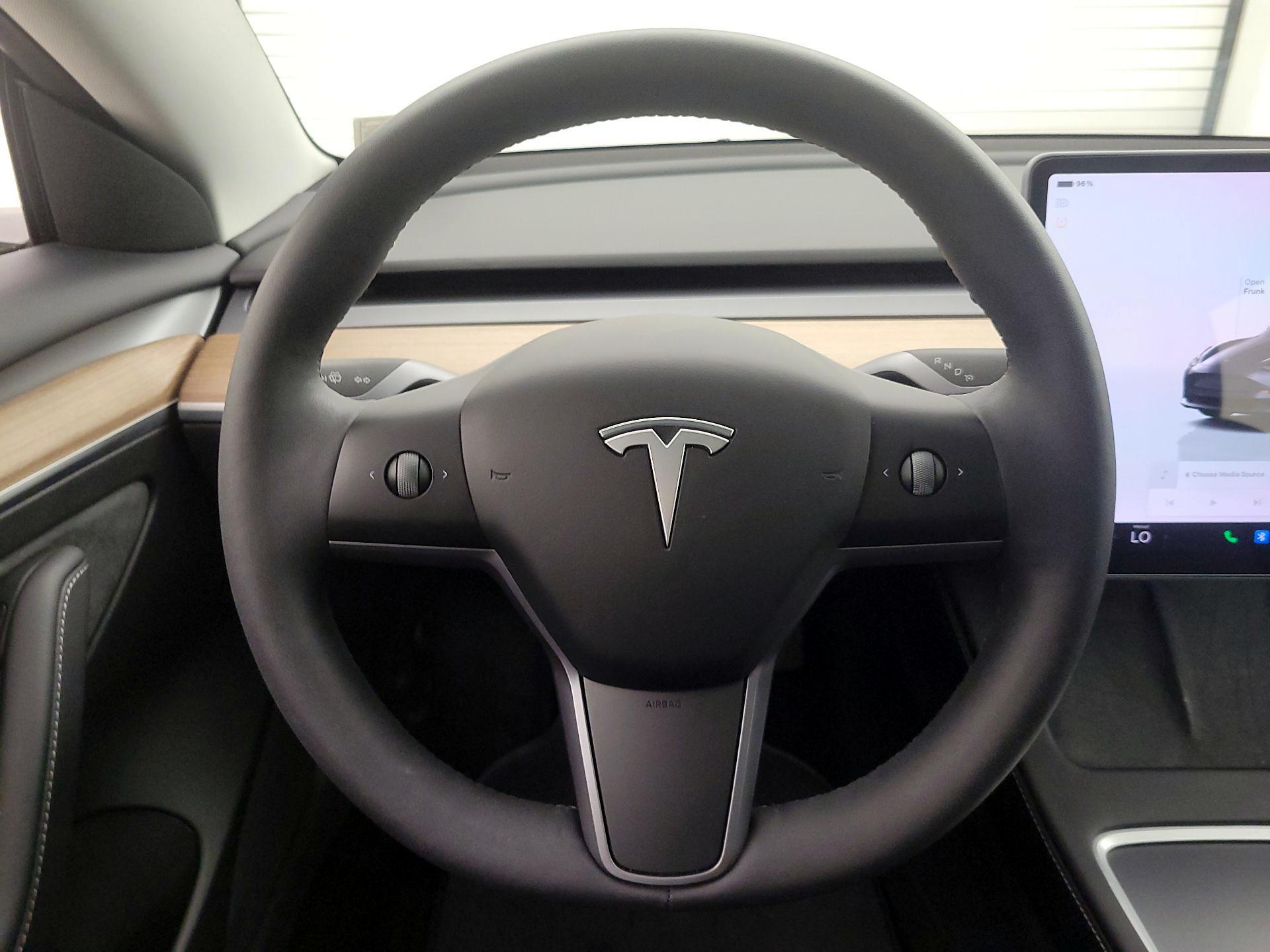 Thumbnail: 2023 Tesla Model 3 - 10