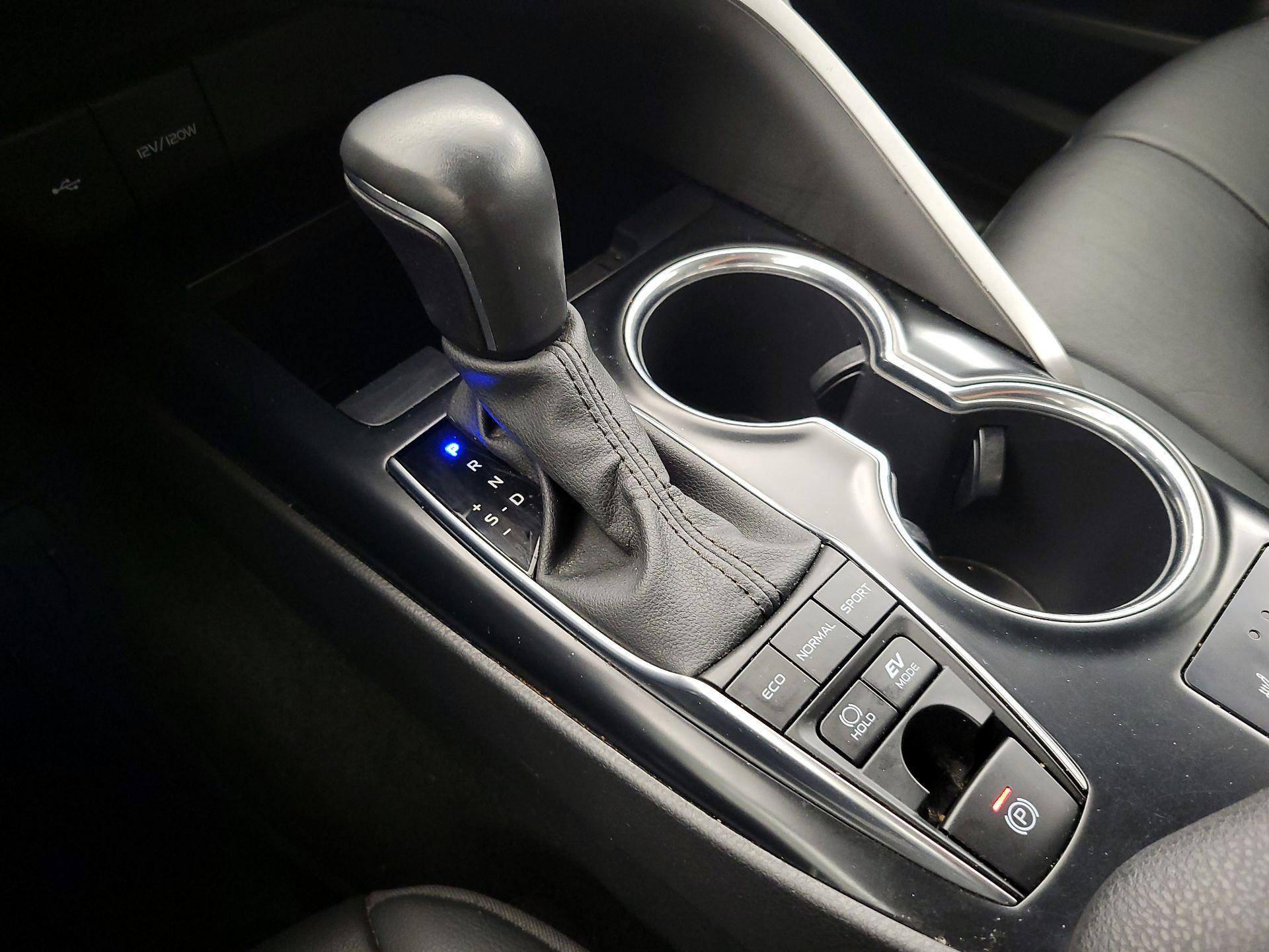 Thumbnail: 2020 Toyota Camry - 17