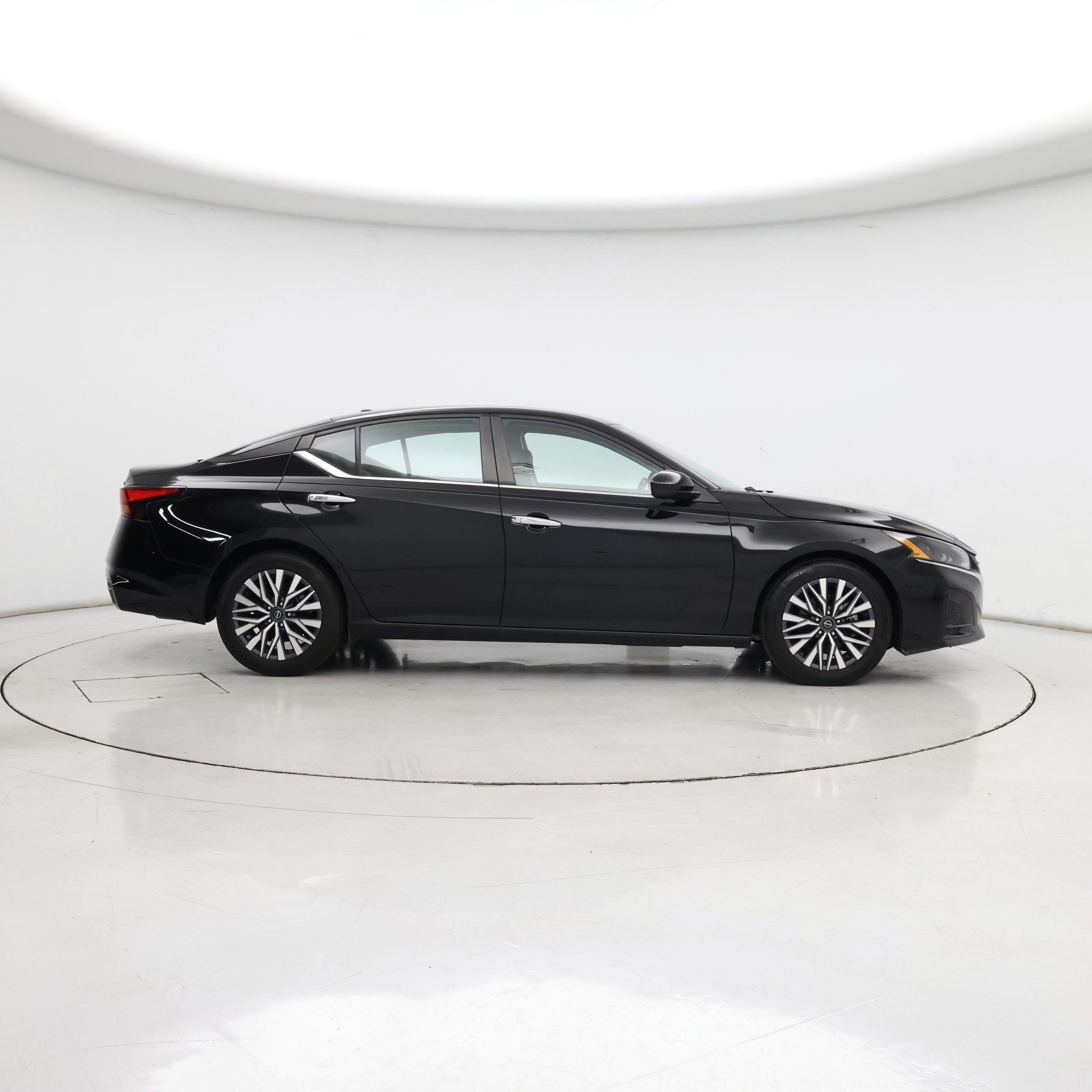 Thumbnail: 2023 Nissan Altima - 7