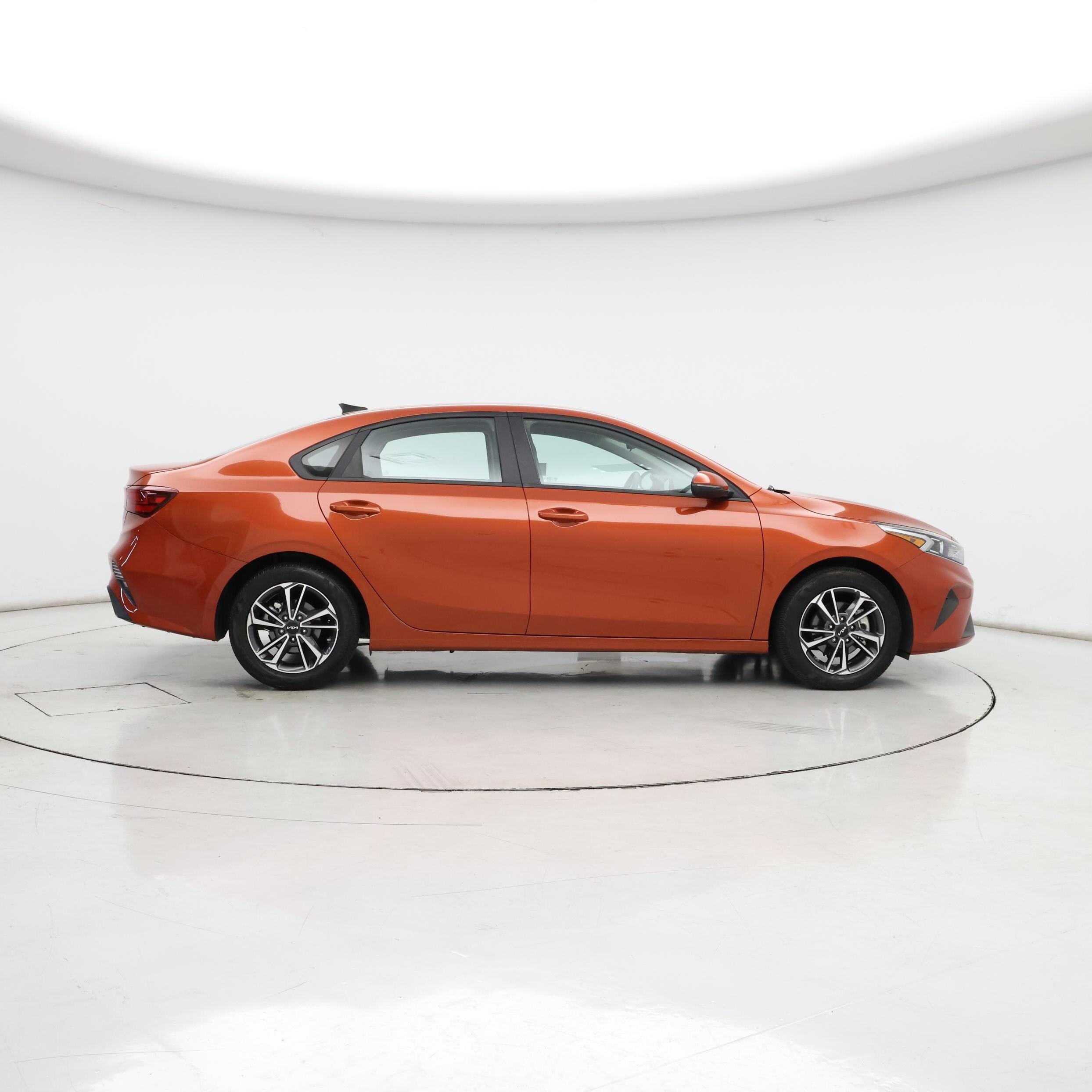 Thumbnail: 2023 Kia Forte - 7