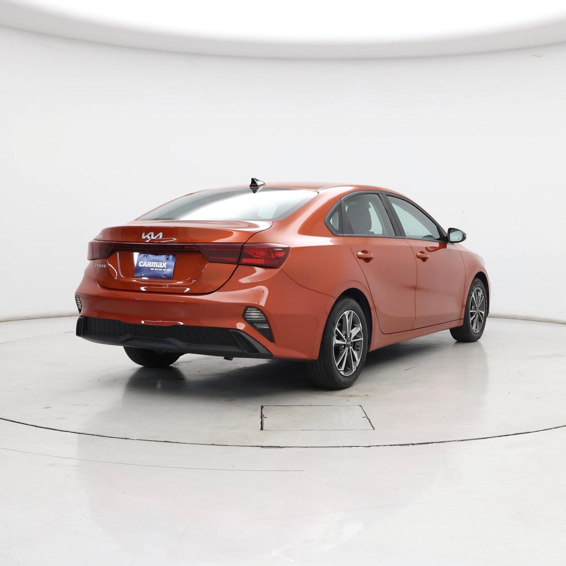 Thumbnail: 2023 Kia Forte - 8