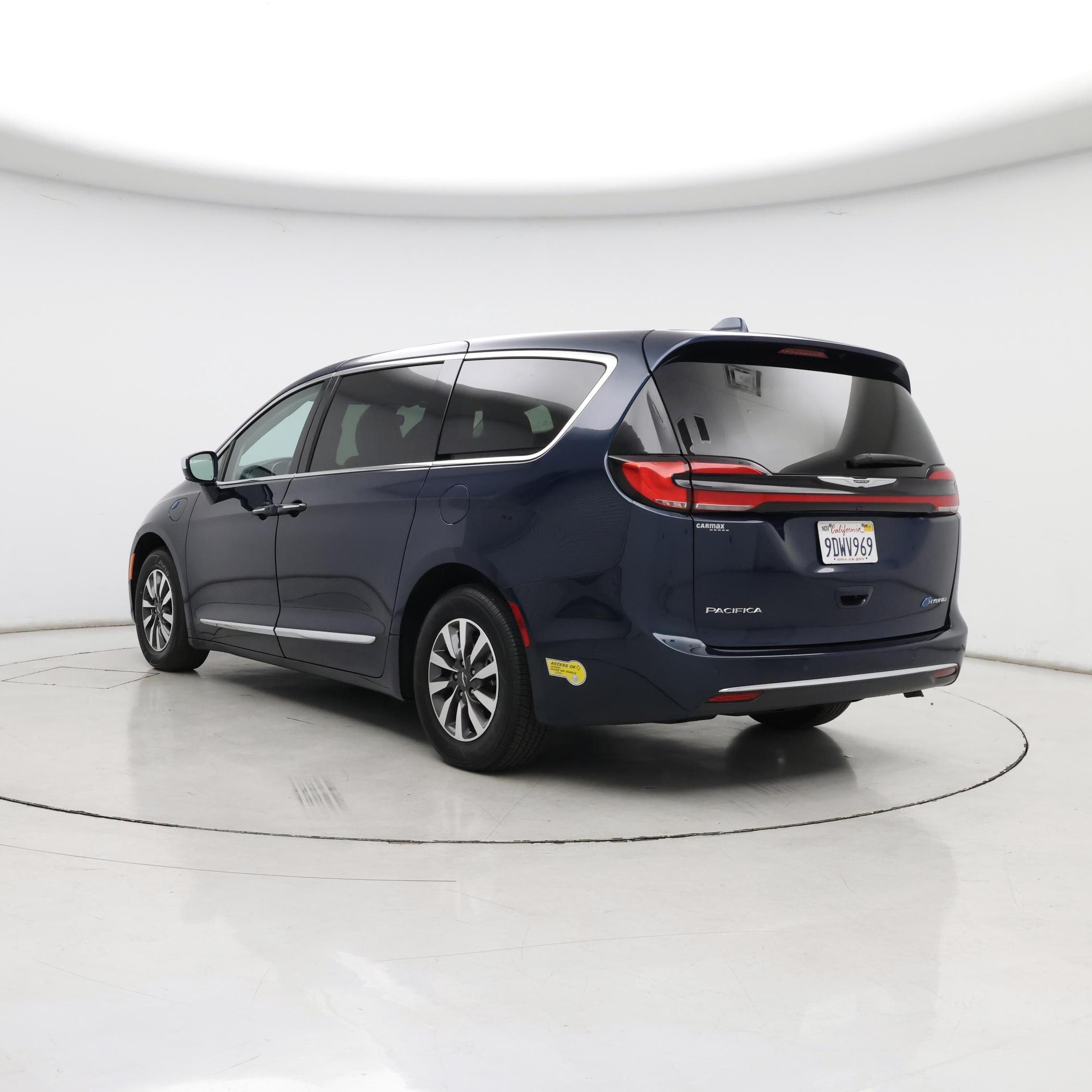 Thumbnail: 2022 Chrysler Pacifica - 2