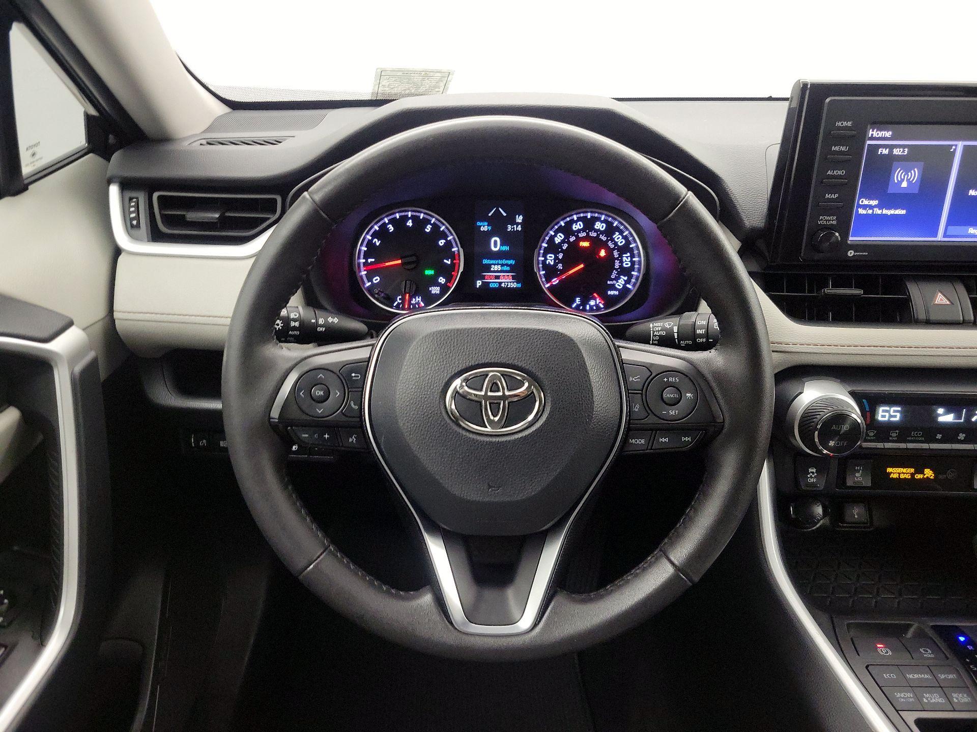 Thumbnail: 2020 Toyota RAV4 - 10