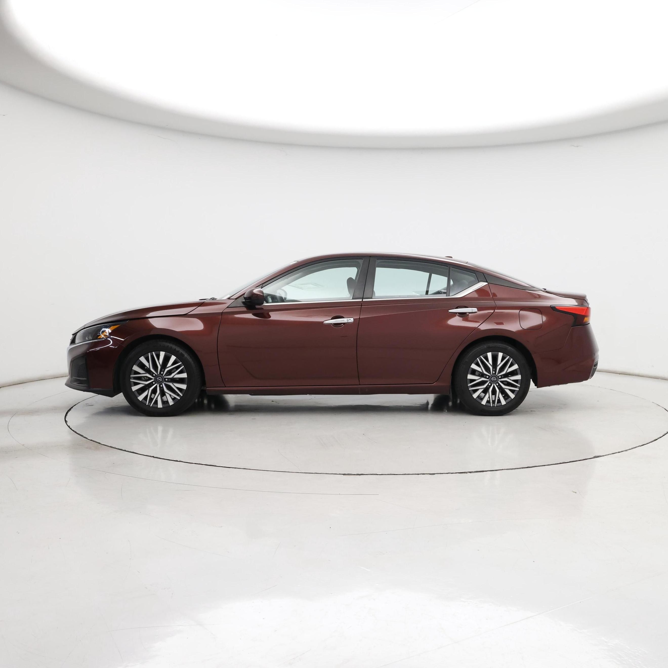 Thumbnail: 2023 Nissan Altima - 3