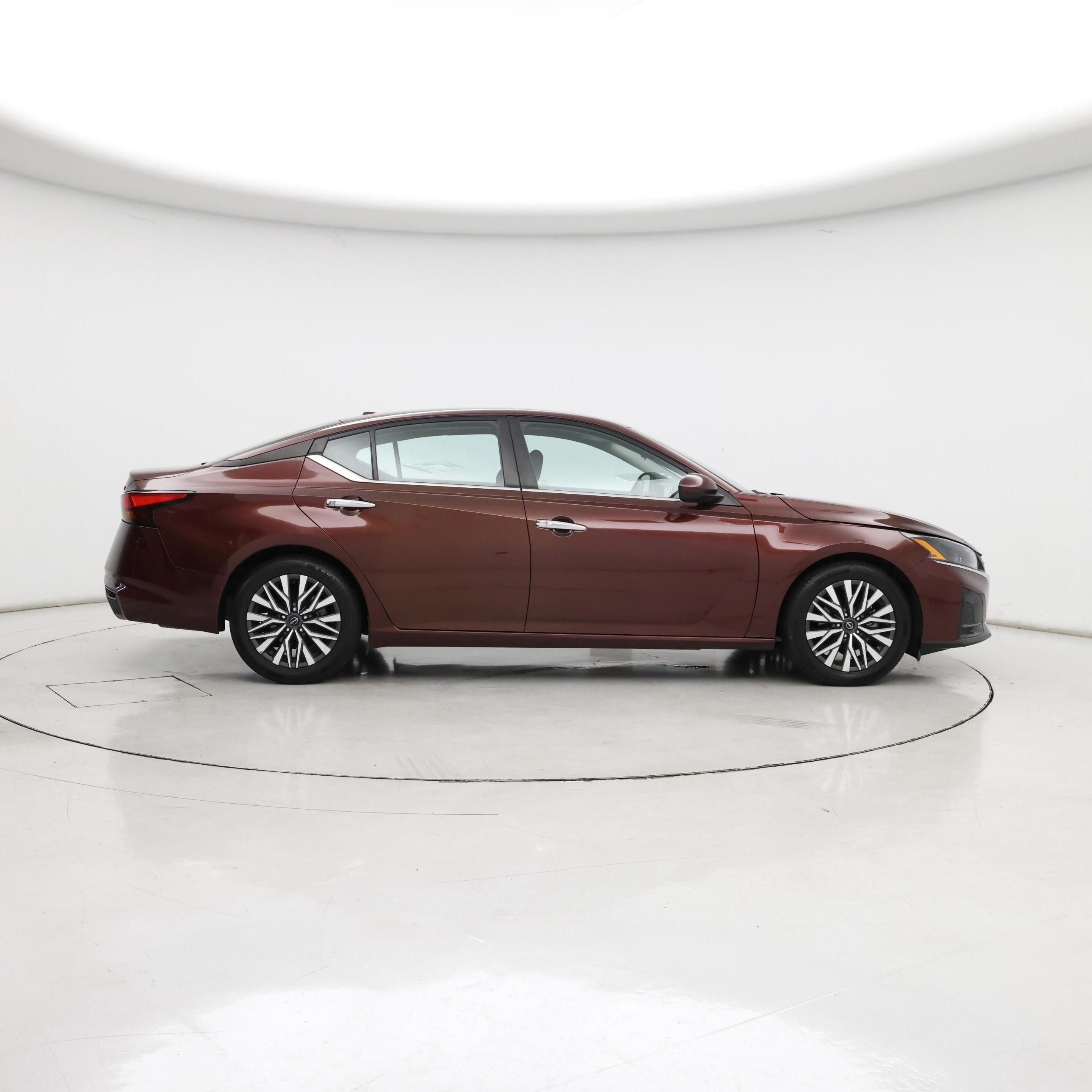 Thumbnail: 2023 Nissan Altima - 7