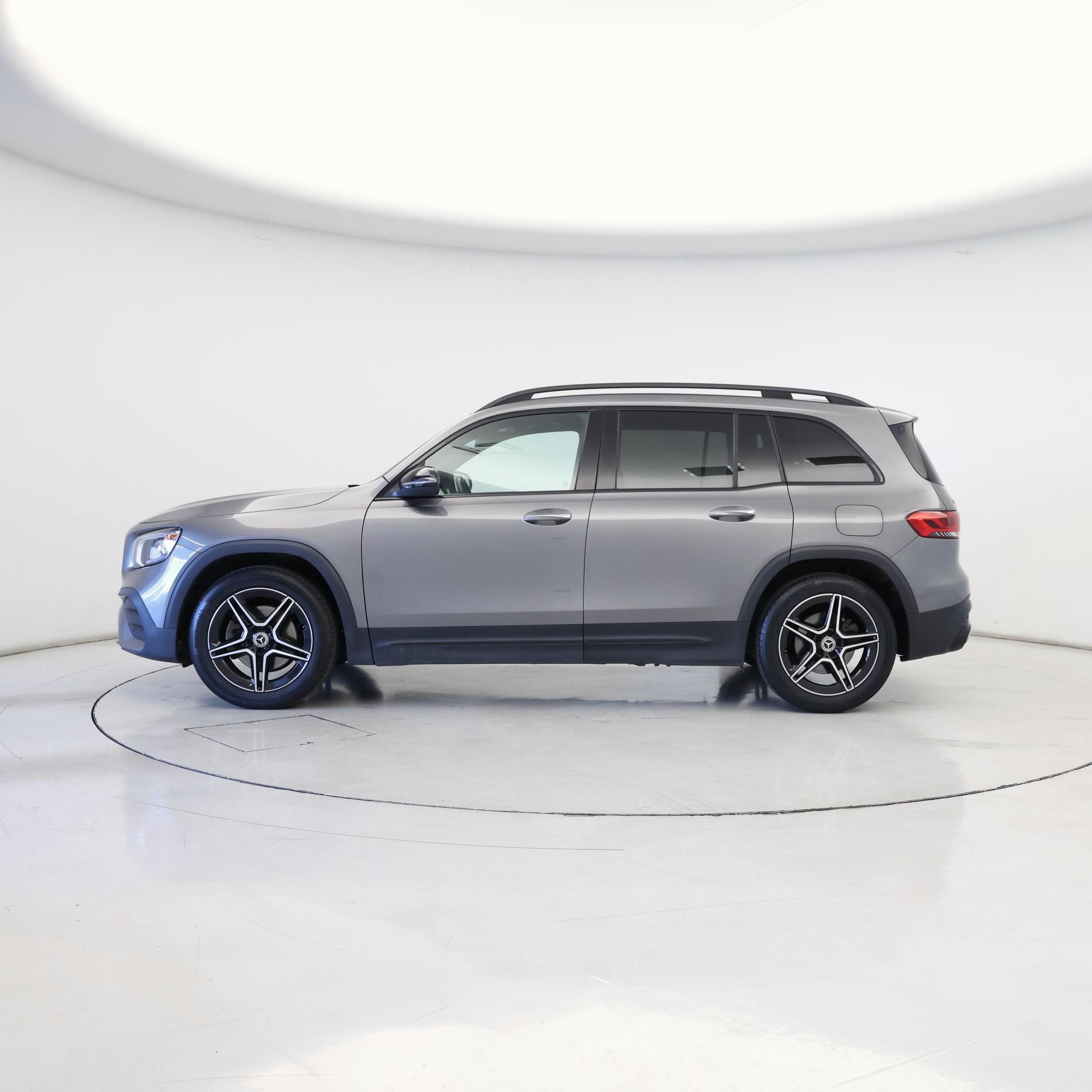 Thumbnail: 2022 Mercedes-Benz GLB - 3