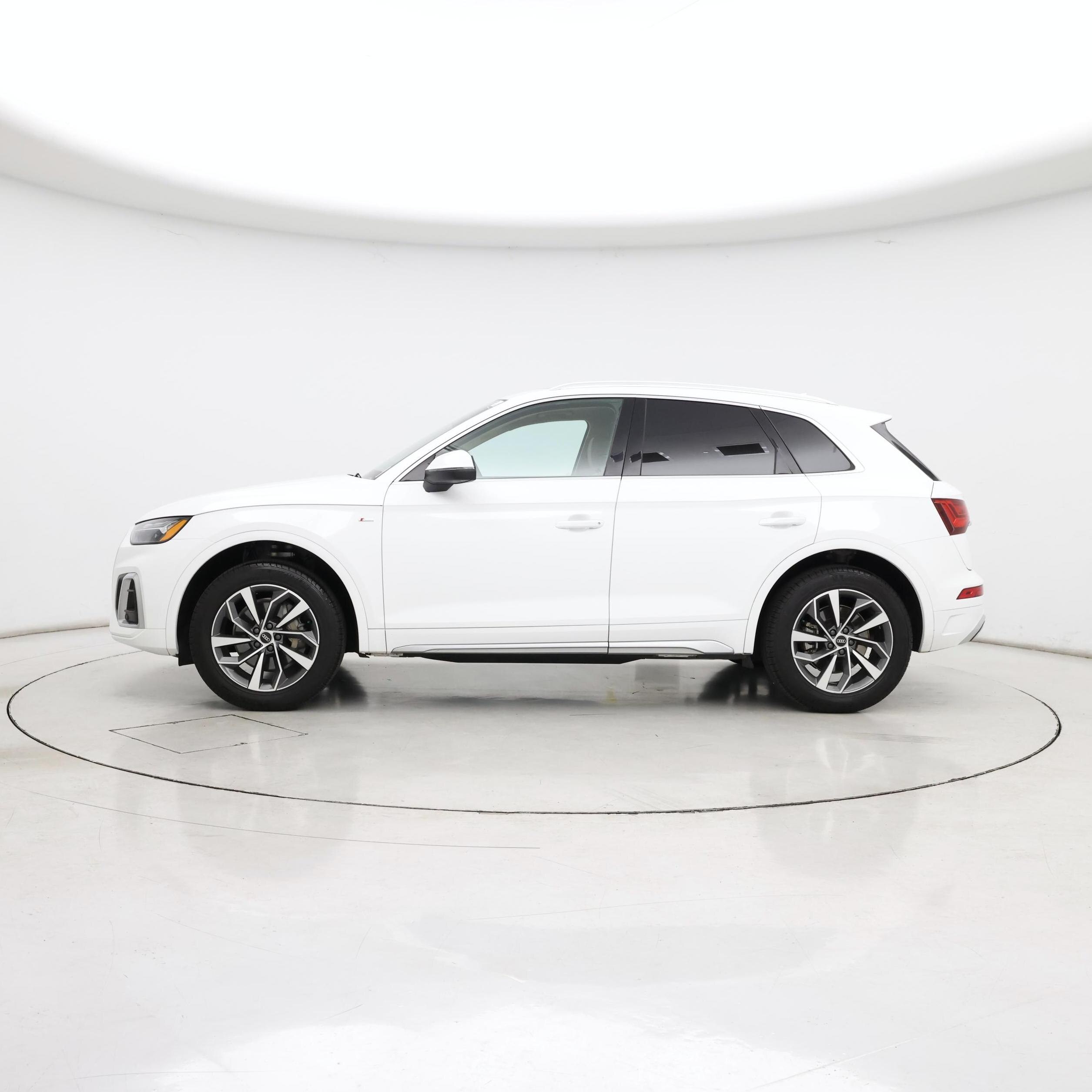 Thumbnail: 2022 Audi Q5 - 3