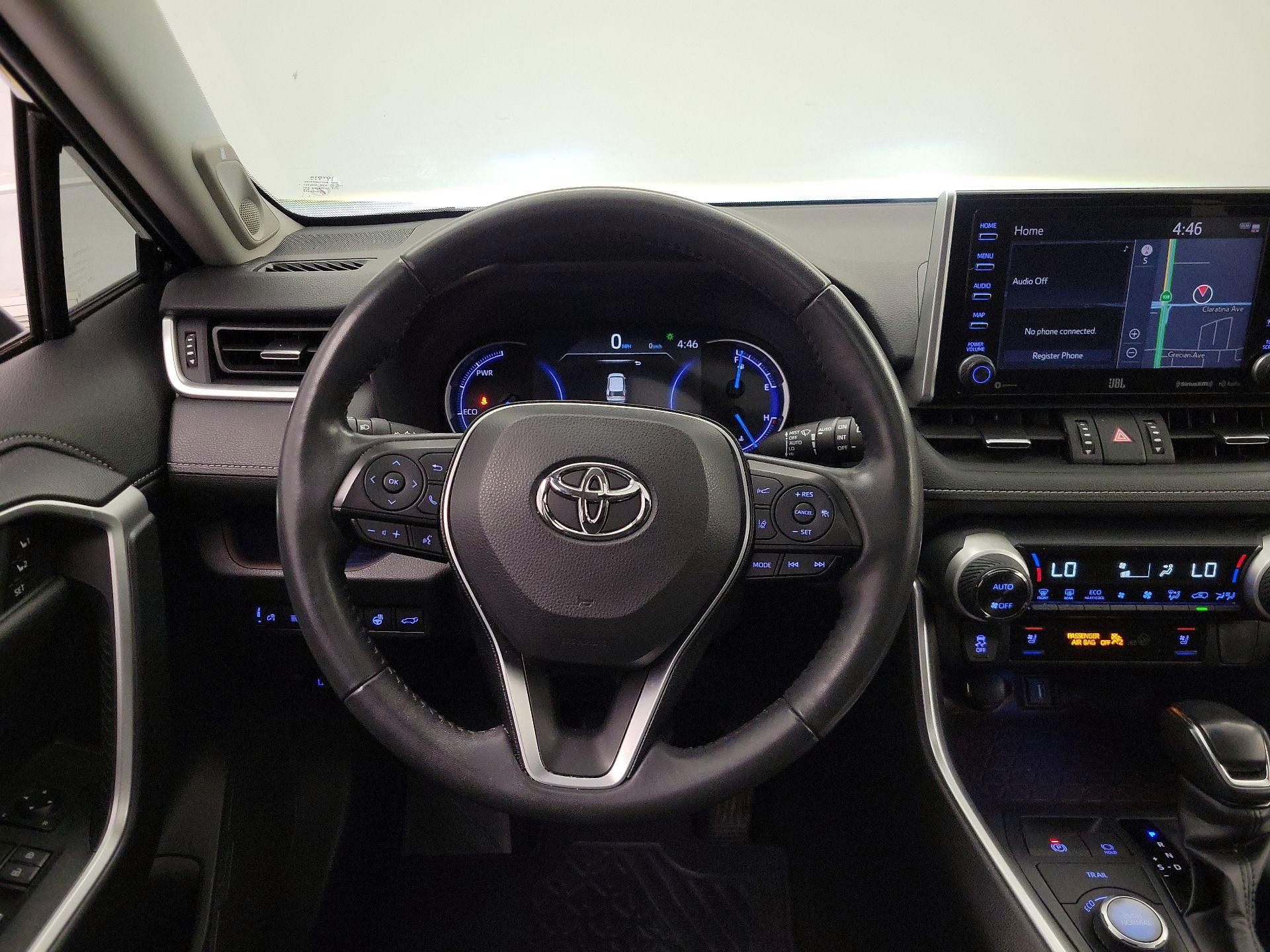 Thumbnail: 2020 Toyota RAV4 - 10