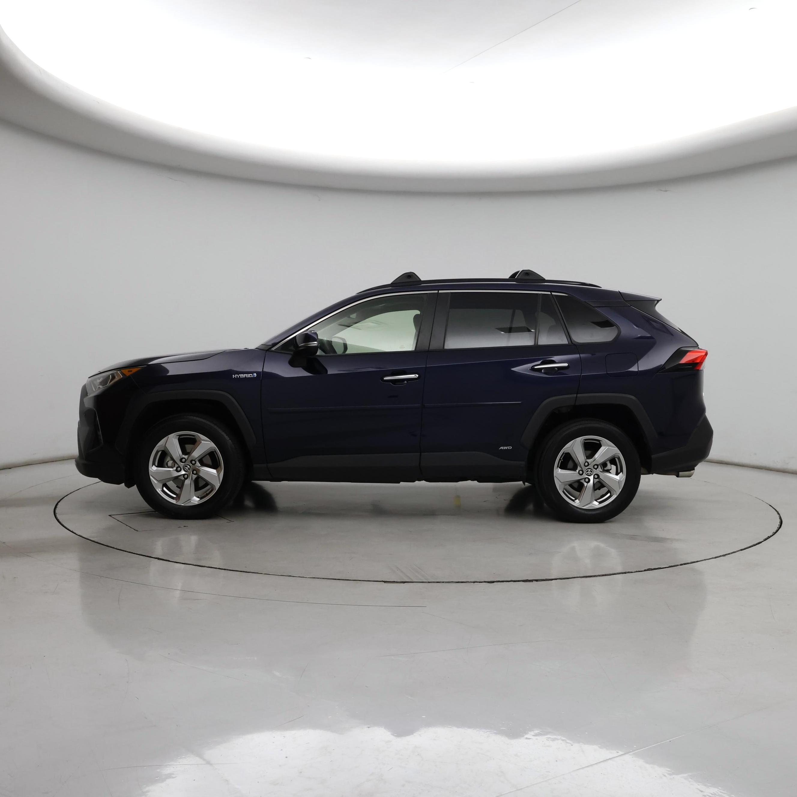 Thumbnail: 2020 Toyota RAV4 - 3