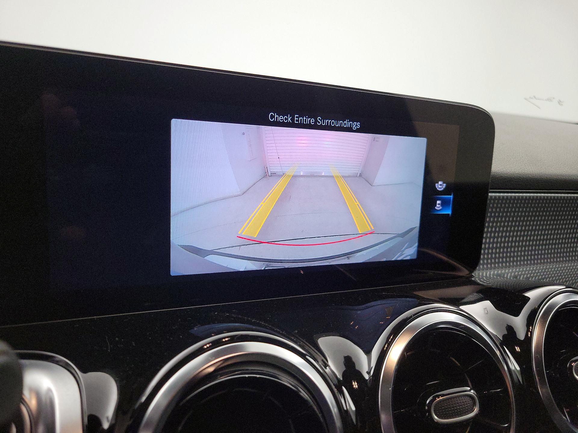 Thumbnail: 2023 Mercedes-Benz GLB - 15