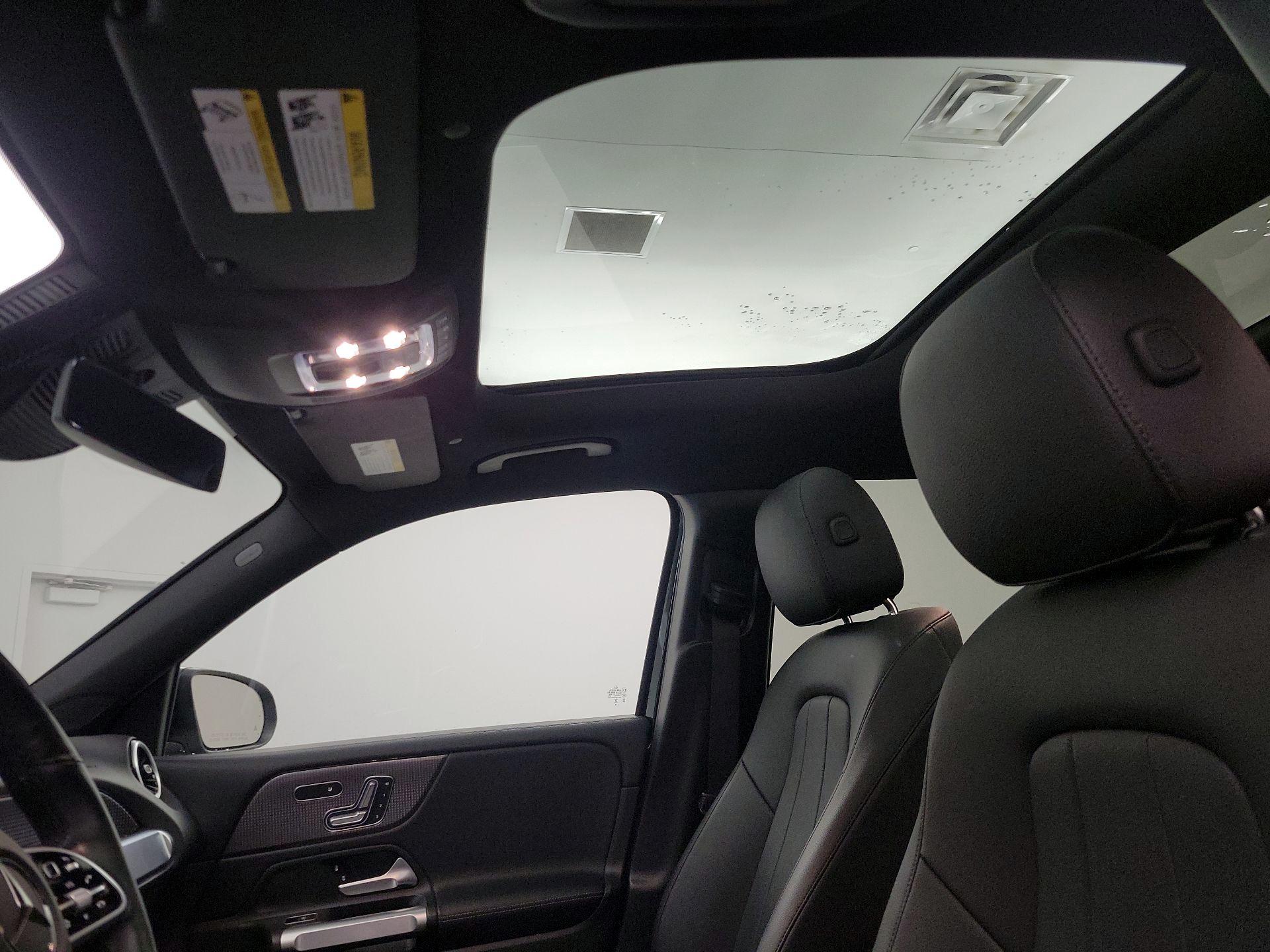 Thumbnail: 2023 Mercedes-Benz GLB - 20