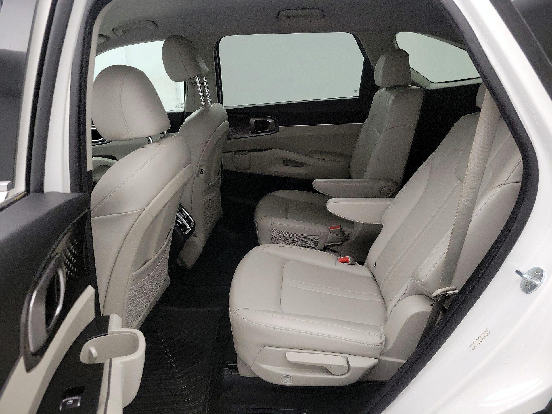 Thumbnail: 2021 Kia Sorento - 19