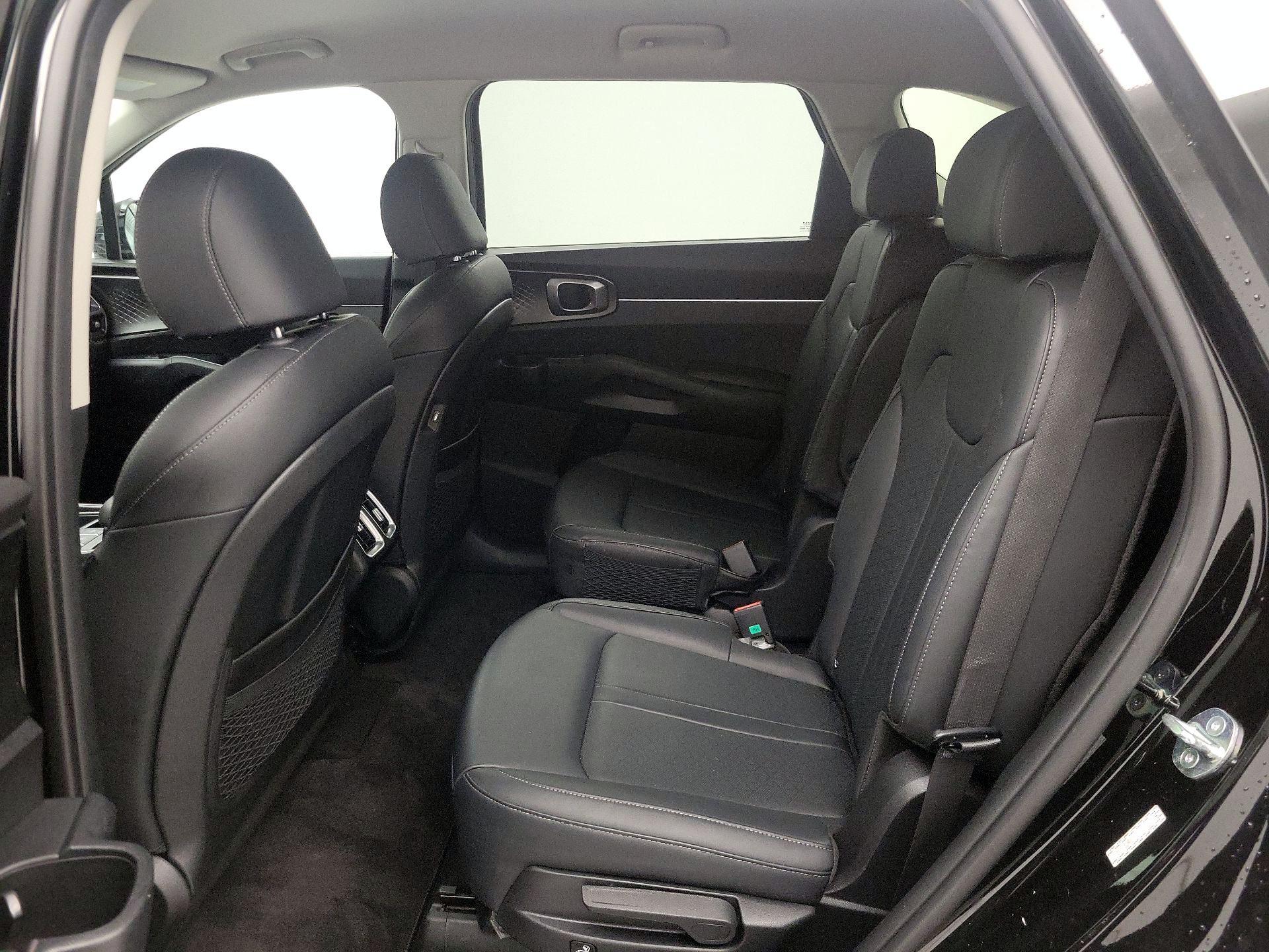 Thumbnail: 2023 Kia Sorento - 20