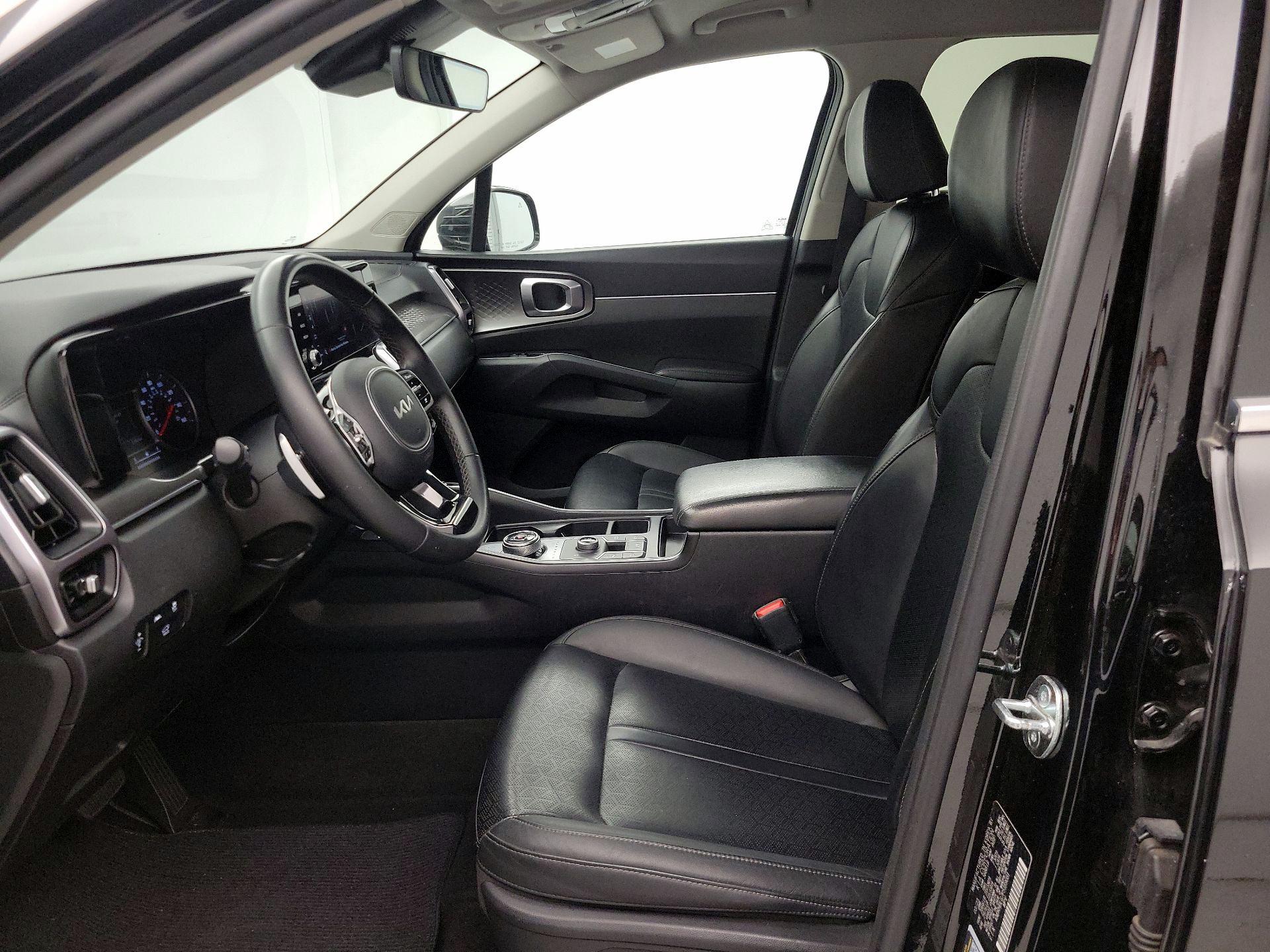 Thumbnail: 2023 Kia Sorento - 11